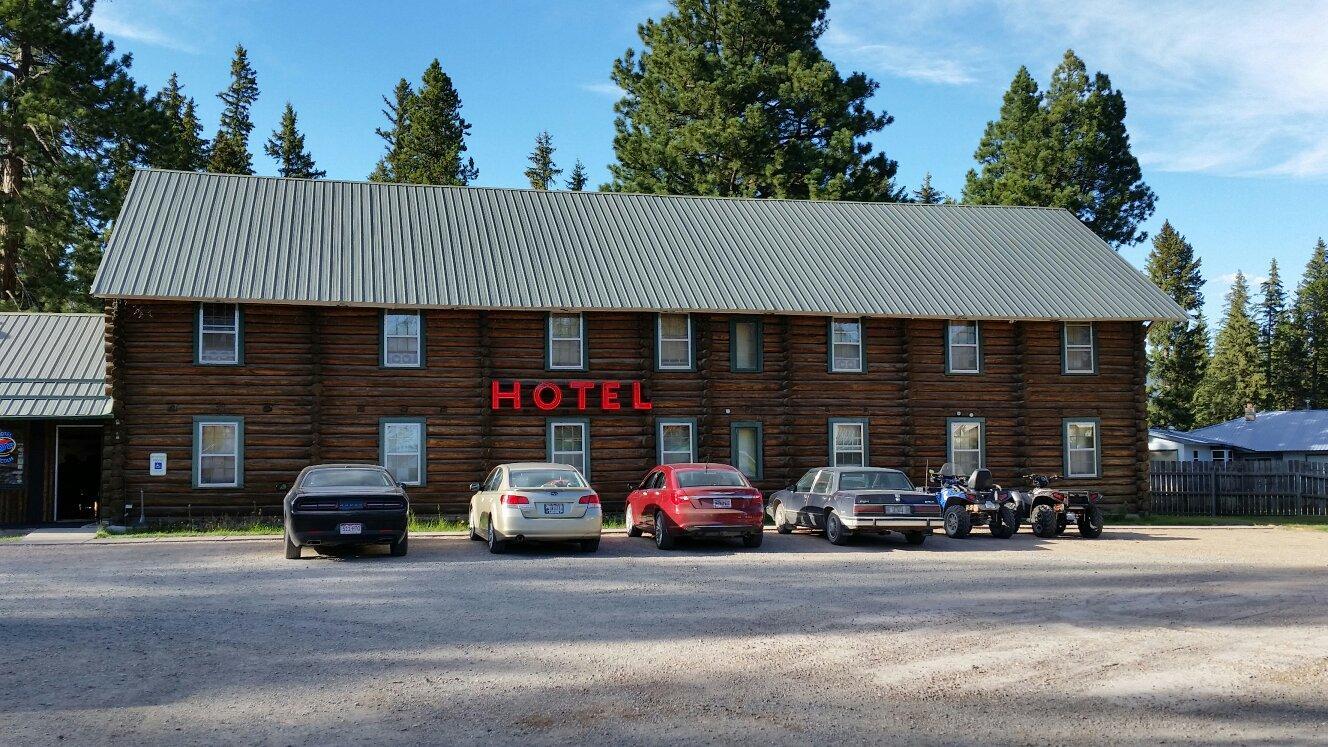 Lincoln Log Hotel