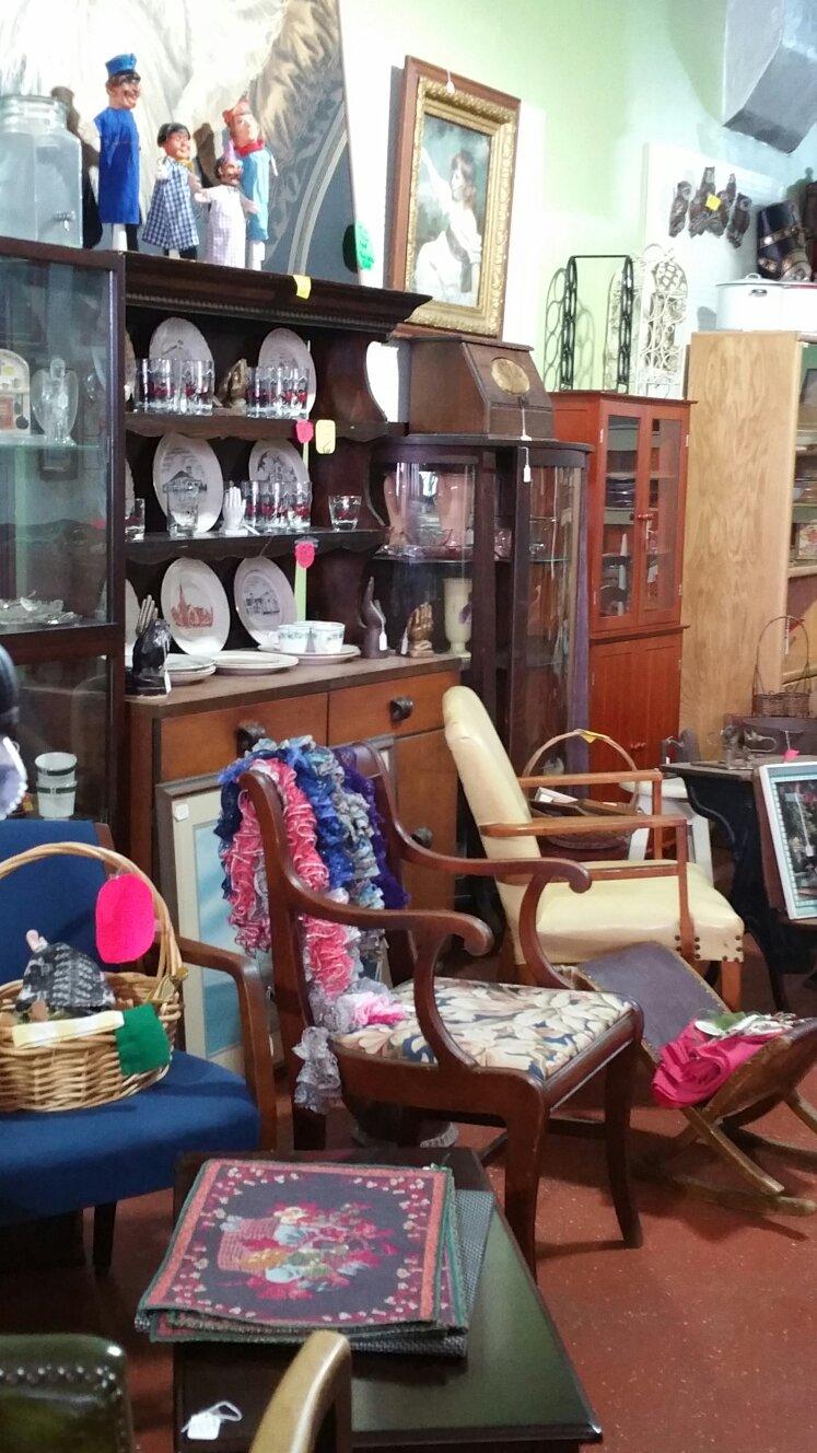 Bobby's Antiques & Collectibles