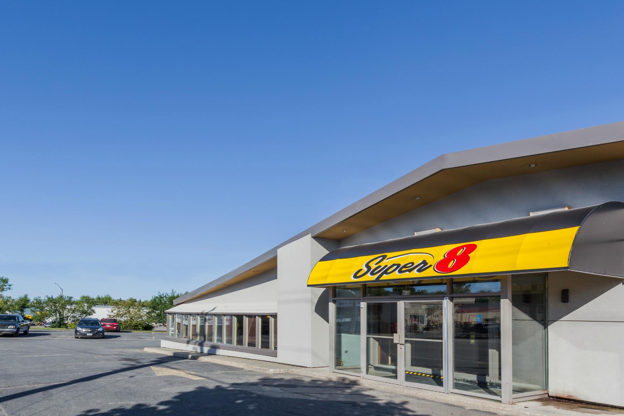 Super 8 By Wyndham Kirkland Lake