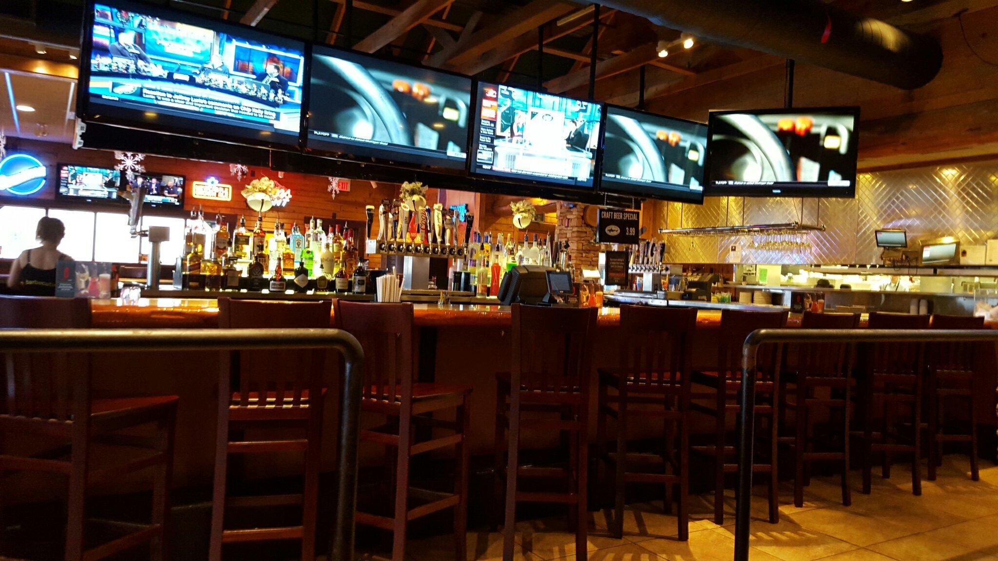 Smokey Bones Bar & Fire Grill