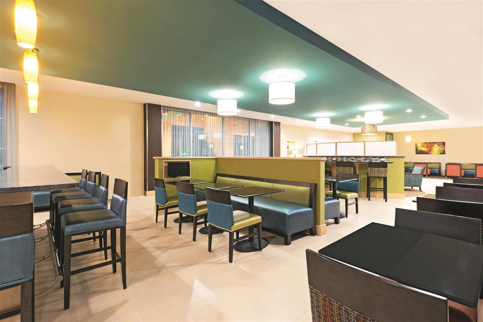 La Quinta Inn & Suites By Wyndham Little Rock-West