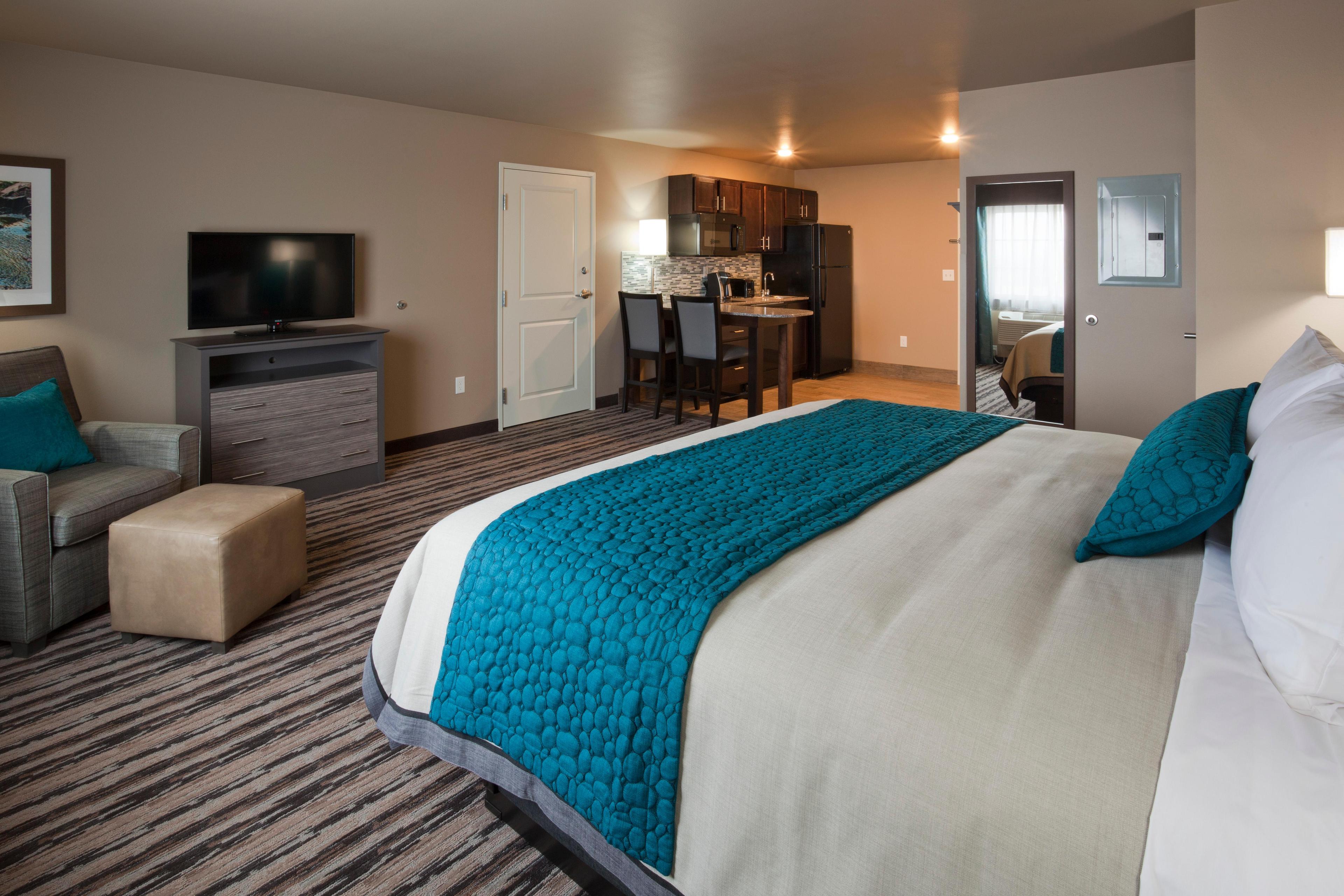 GrandStay Hotel & Suites Valley City