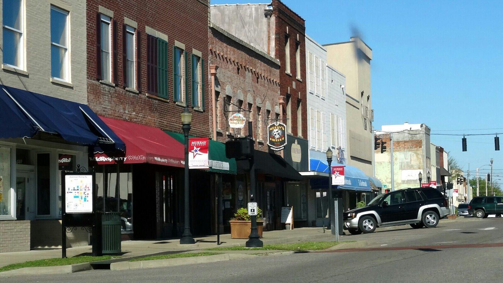 Murray Court Square