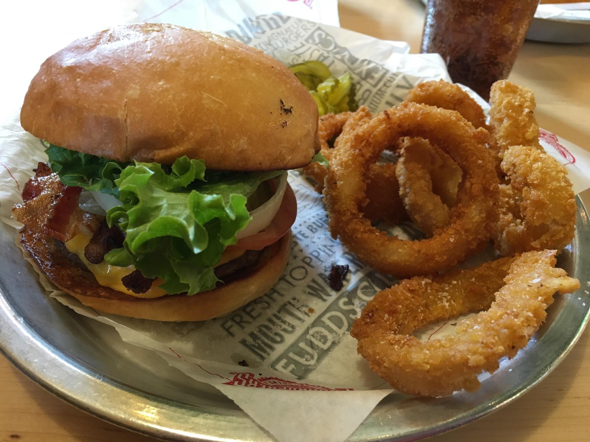 Fuddruckers