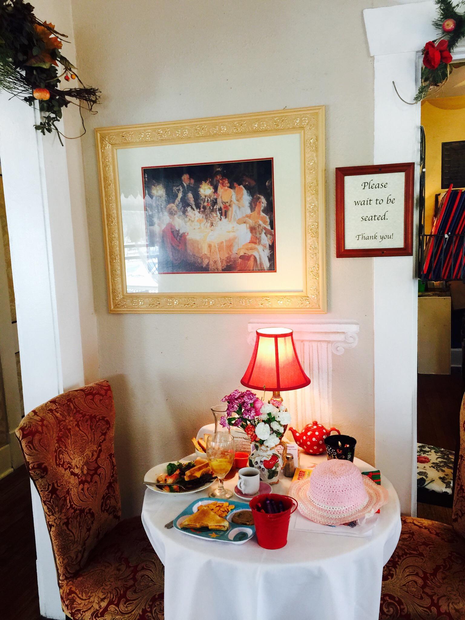 Holly Berry Tea Room & Gifts