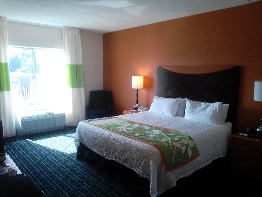 Fairfield Inn & Suites