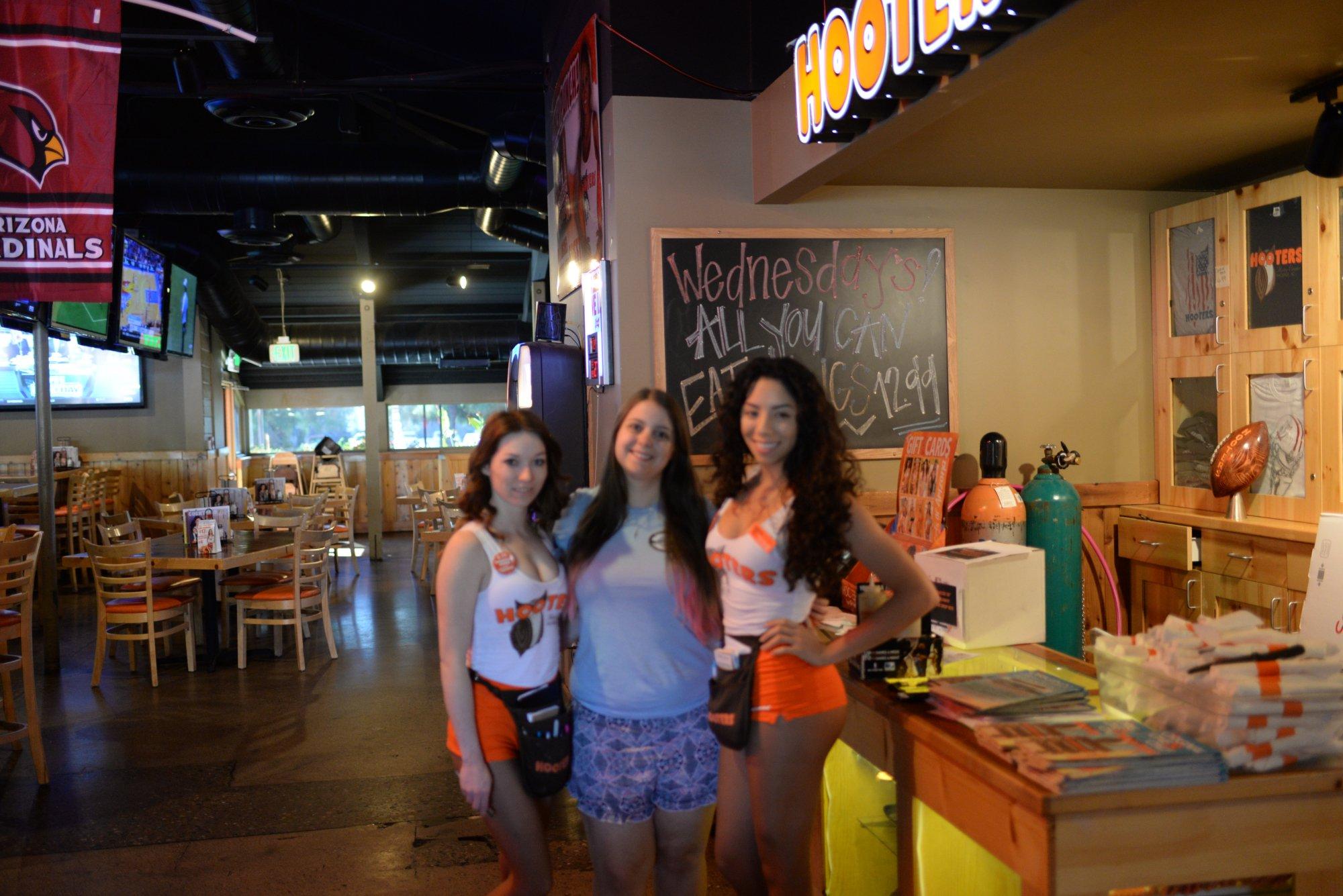 Hooters