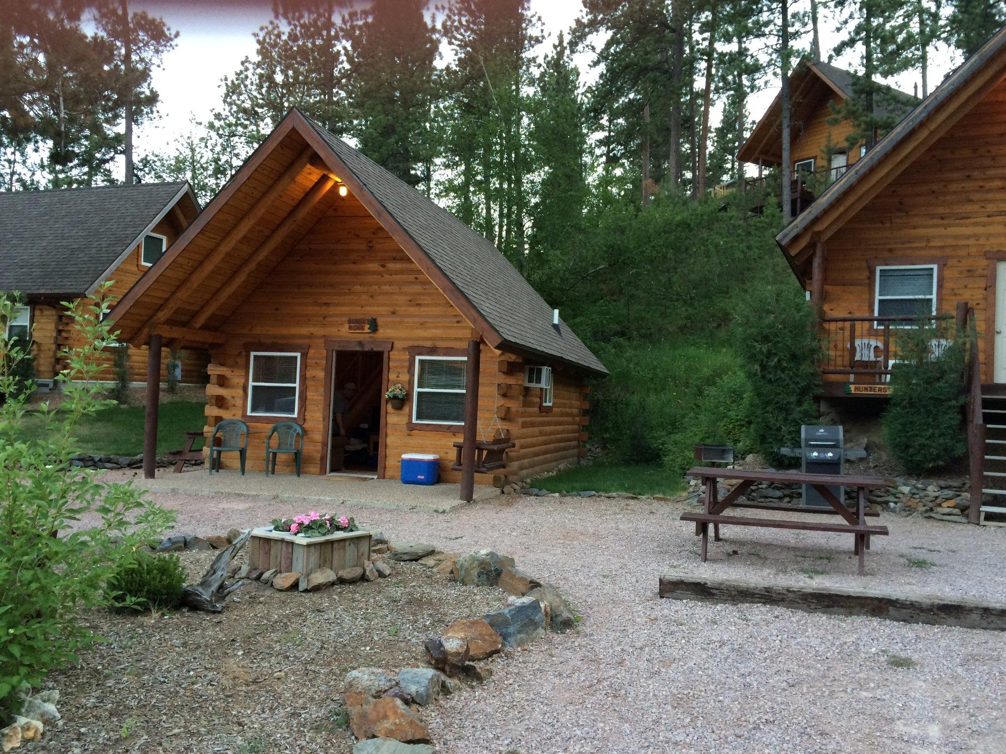 Rustic Ridge Guest Cabins