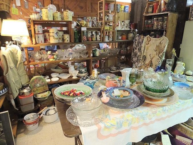 Farmhouse Antiques & Collectables