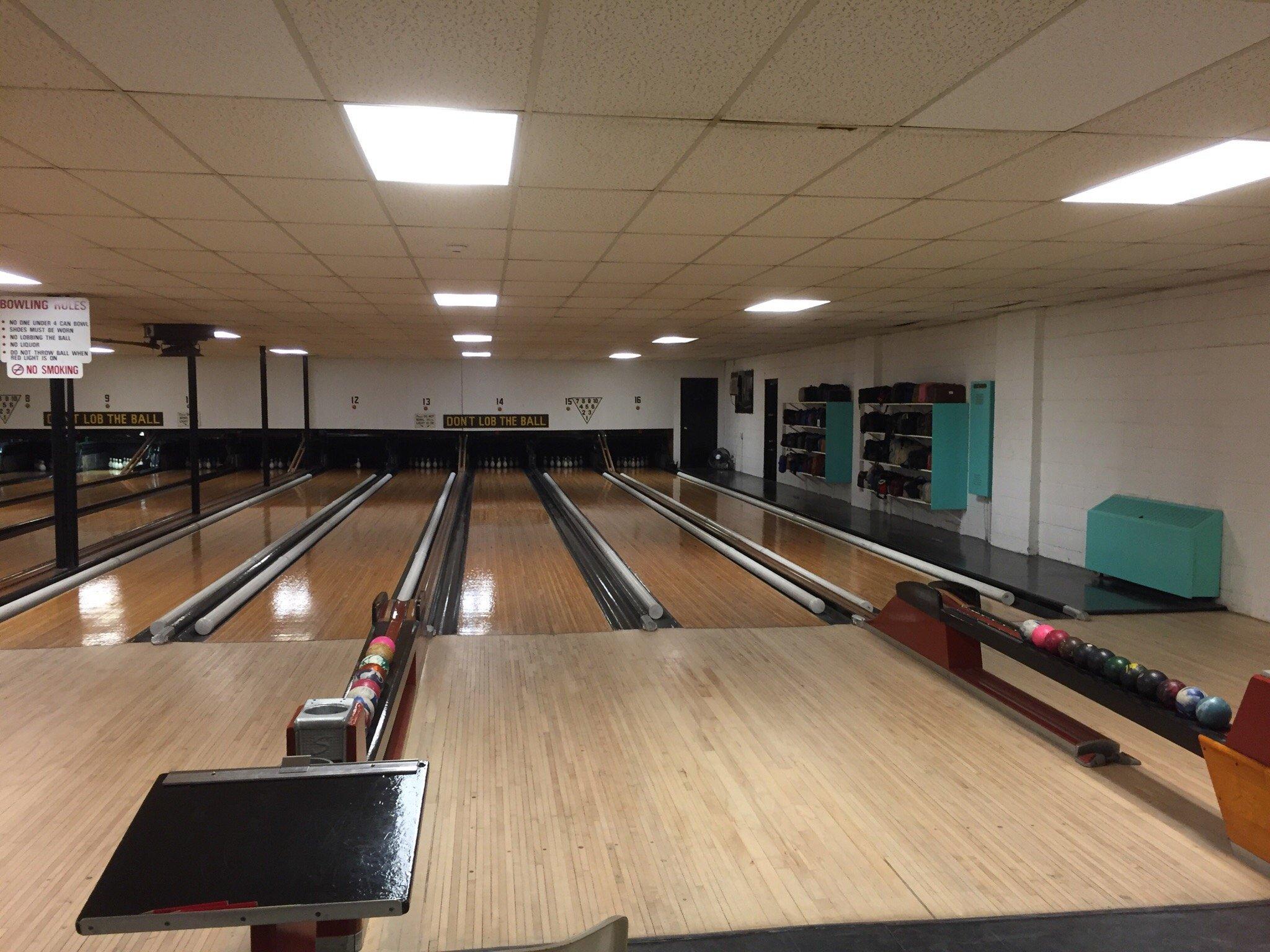 Danbury Duck Pin Lanes