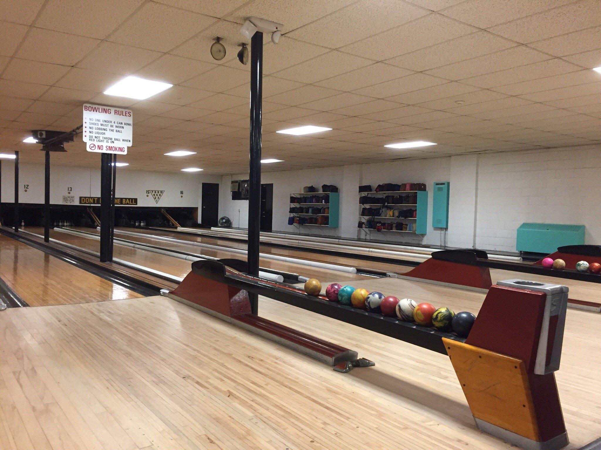 Danbury Duck Pin Lanes