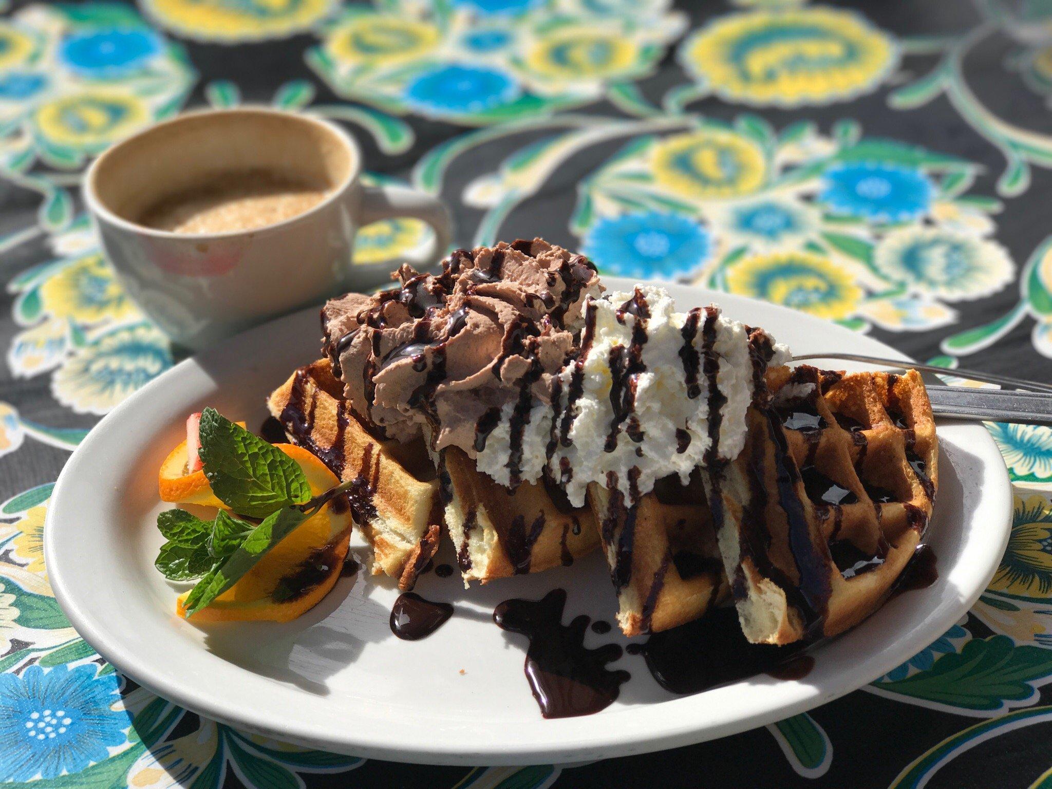 Tia B's la Waffleria