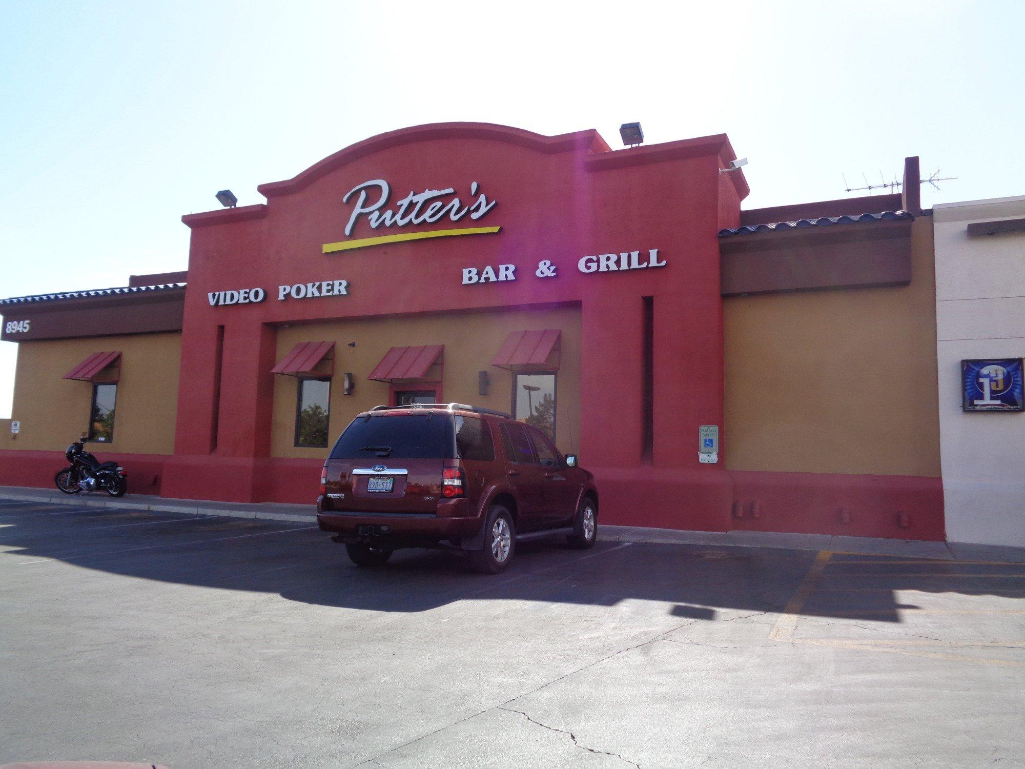 Putter's Bar & Grill