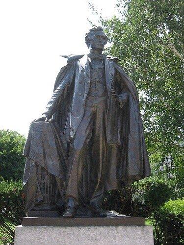 Statue of Franklin Pierce