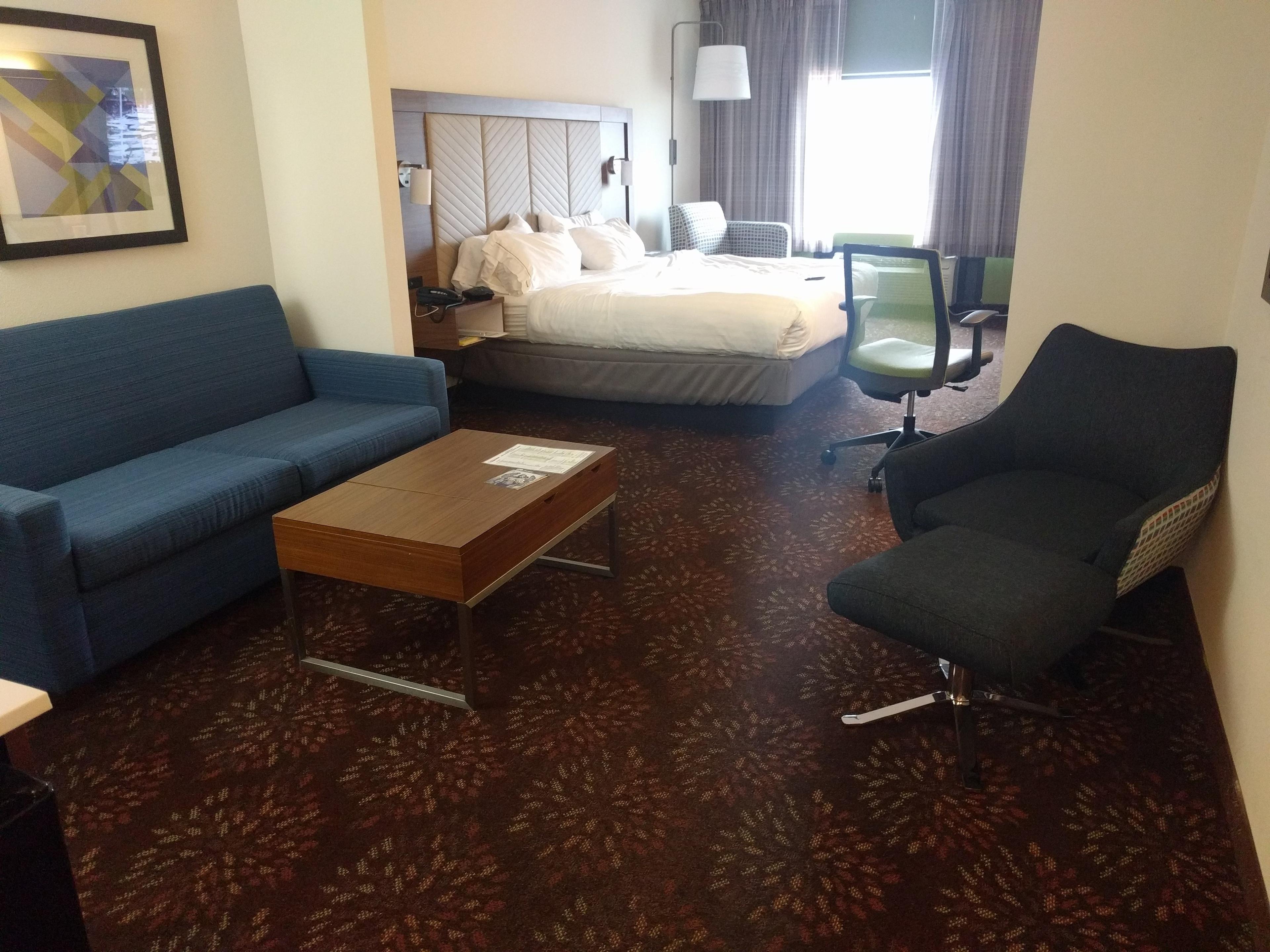 Holiday Inn Express & Suites Dyersburg, an IHG Hotel