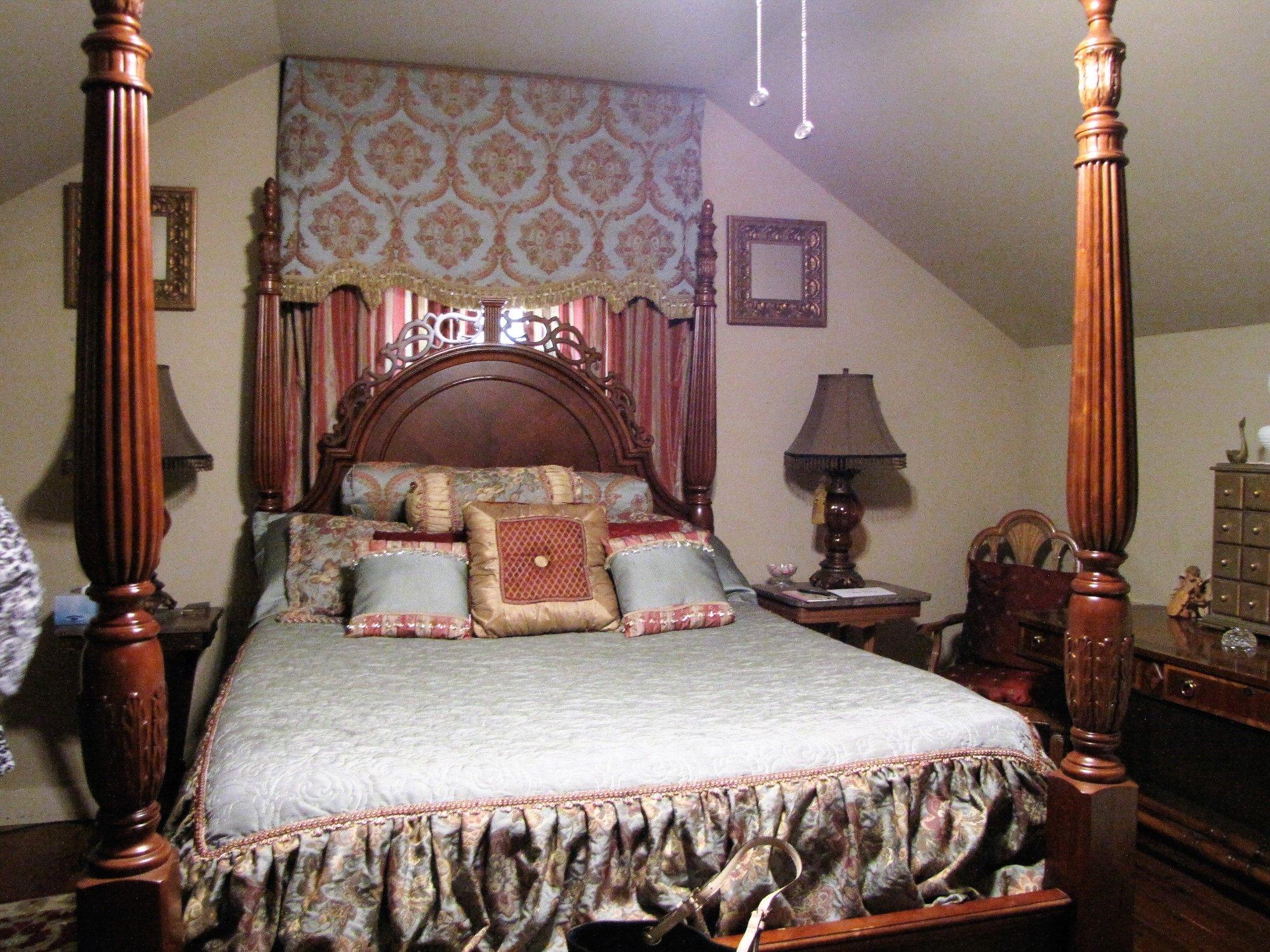 Claiborne House B & B