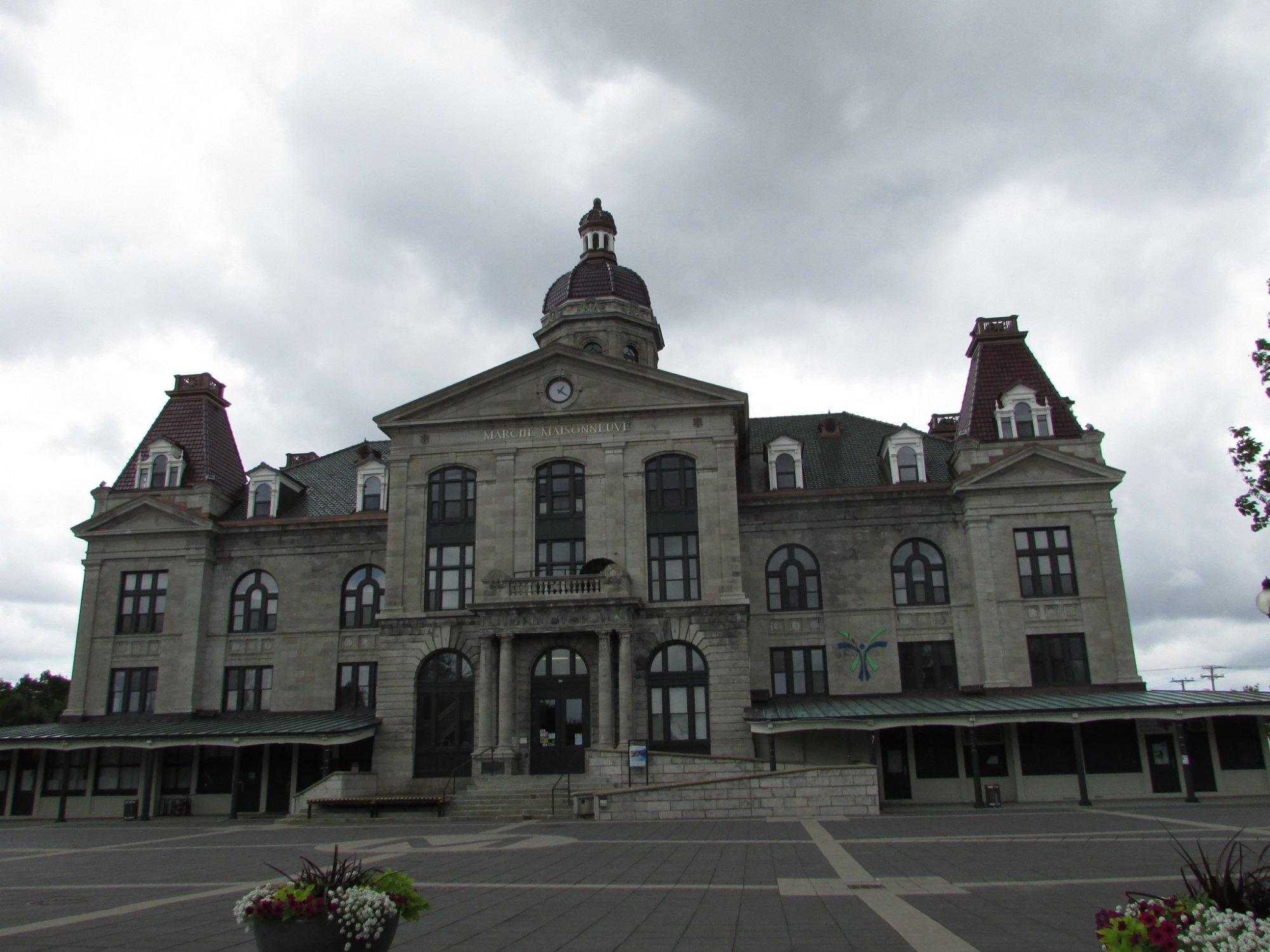 Maisonneuve Market