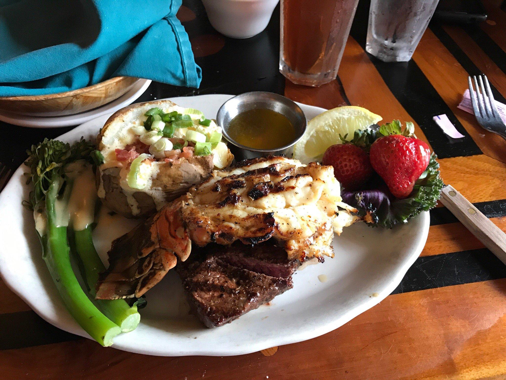 Los Arcos Steak & Lobster House