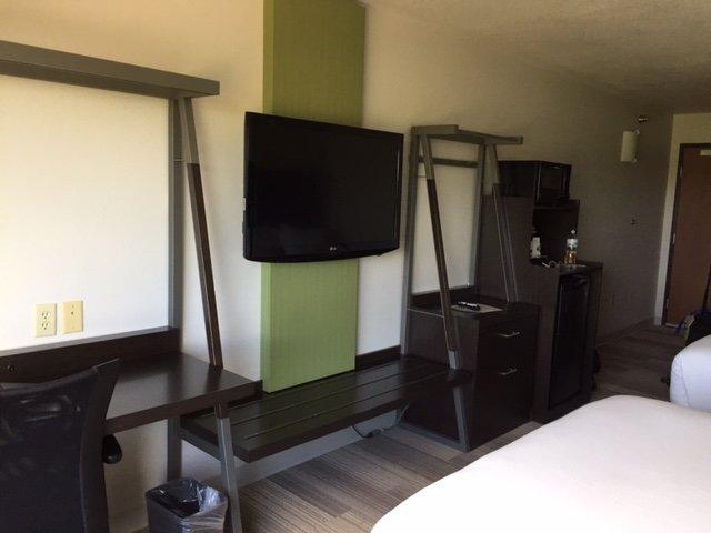 Holiday Inn Express & Suites Sioux Center, an IHG Hotel