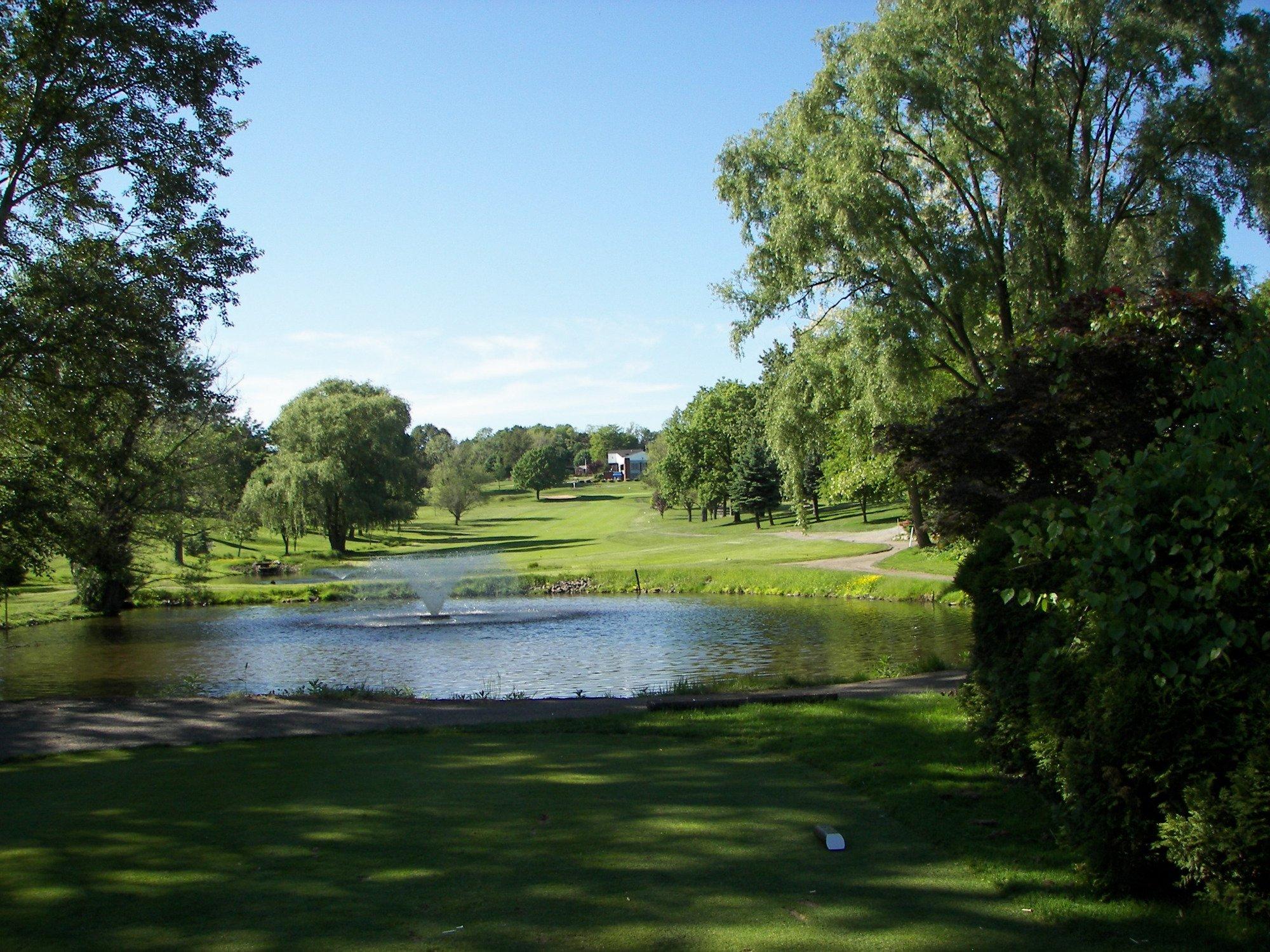 3 Lakes Golf Course