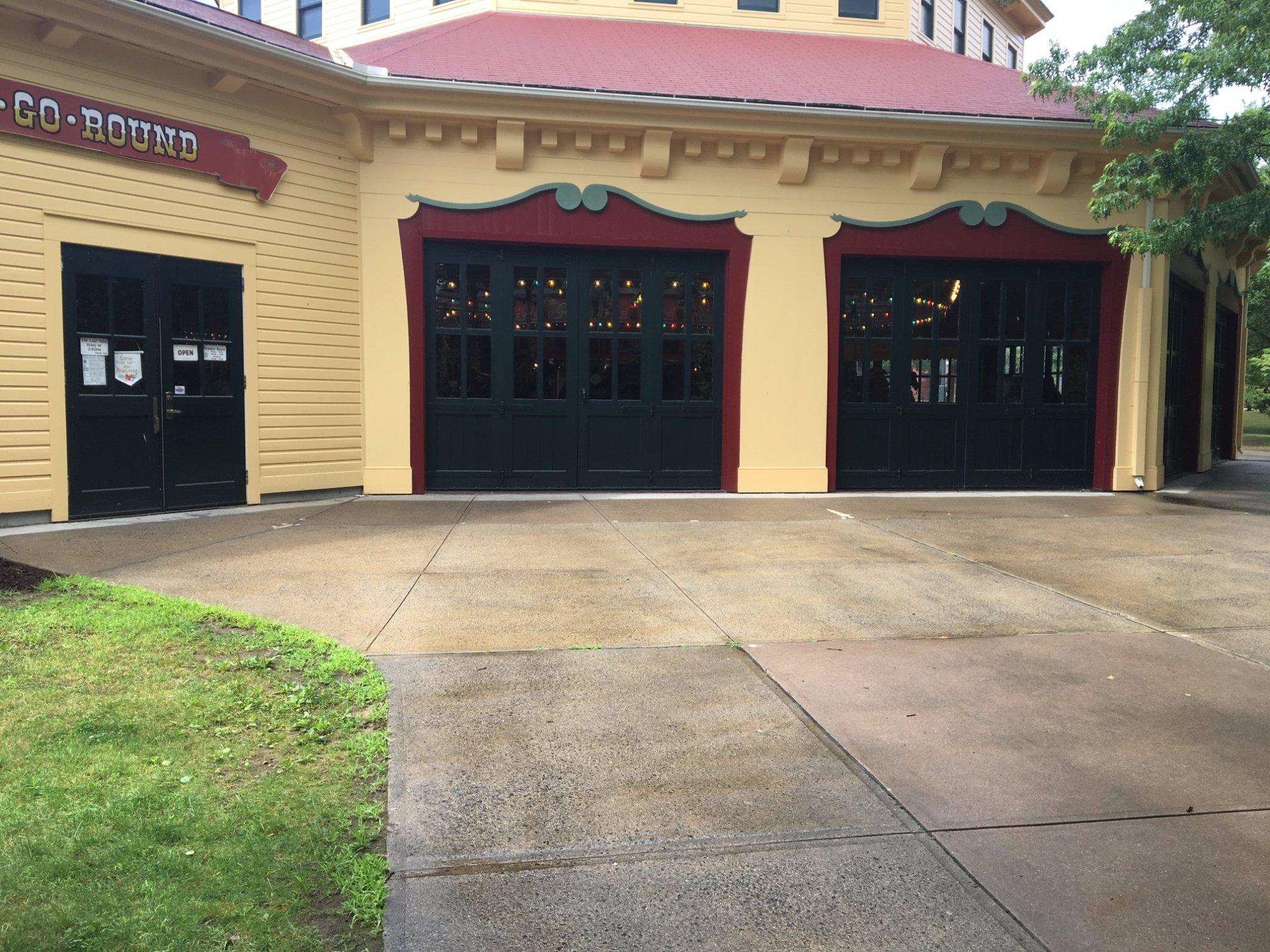 Holyoke Merry-Go-Round