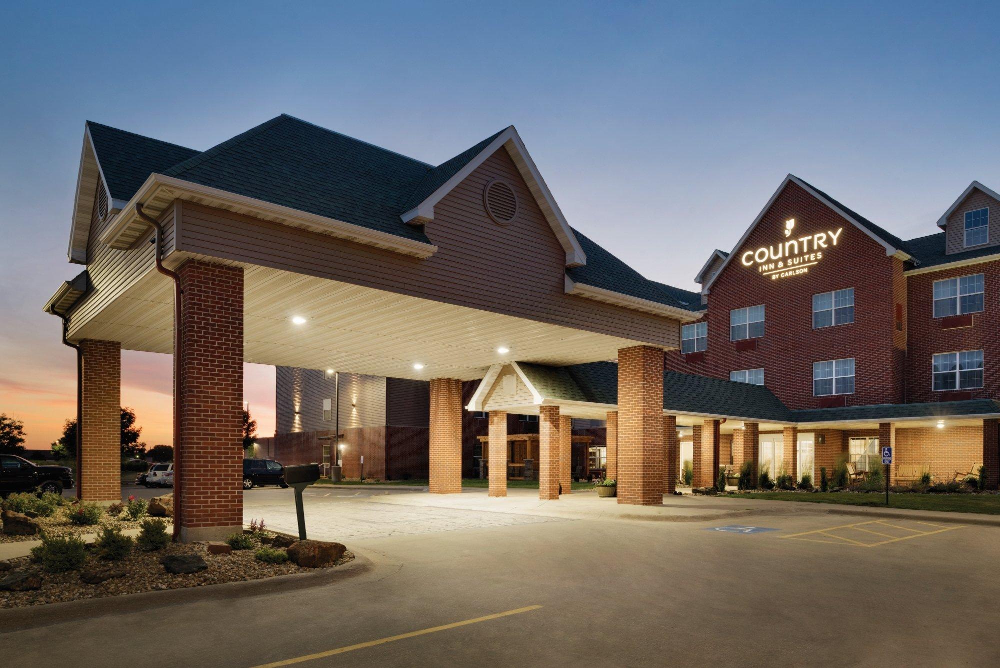 Country Inn & Suites By Radisson, Coralville, IA