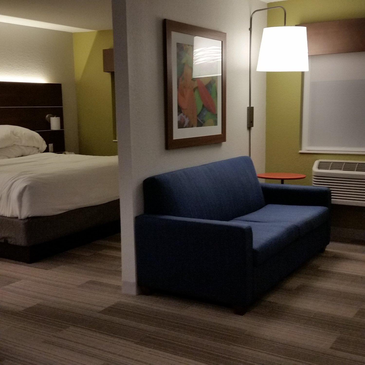 Holiday Inn Express & Suites Stevens Point, an IHG Hotel