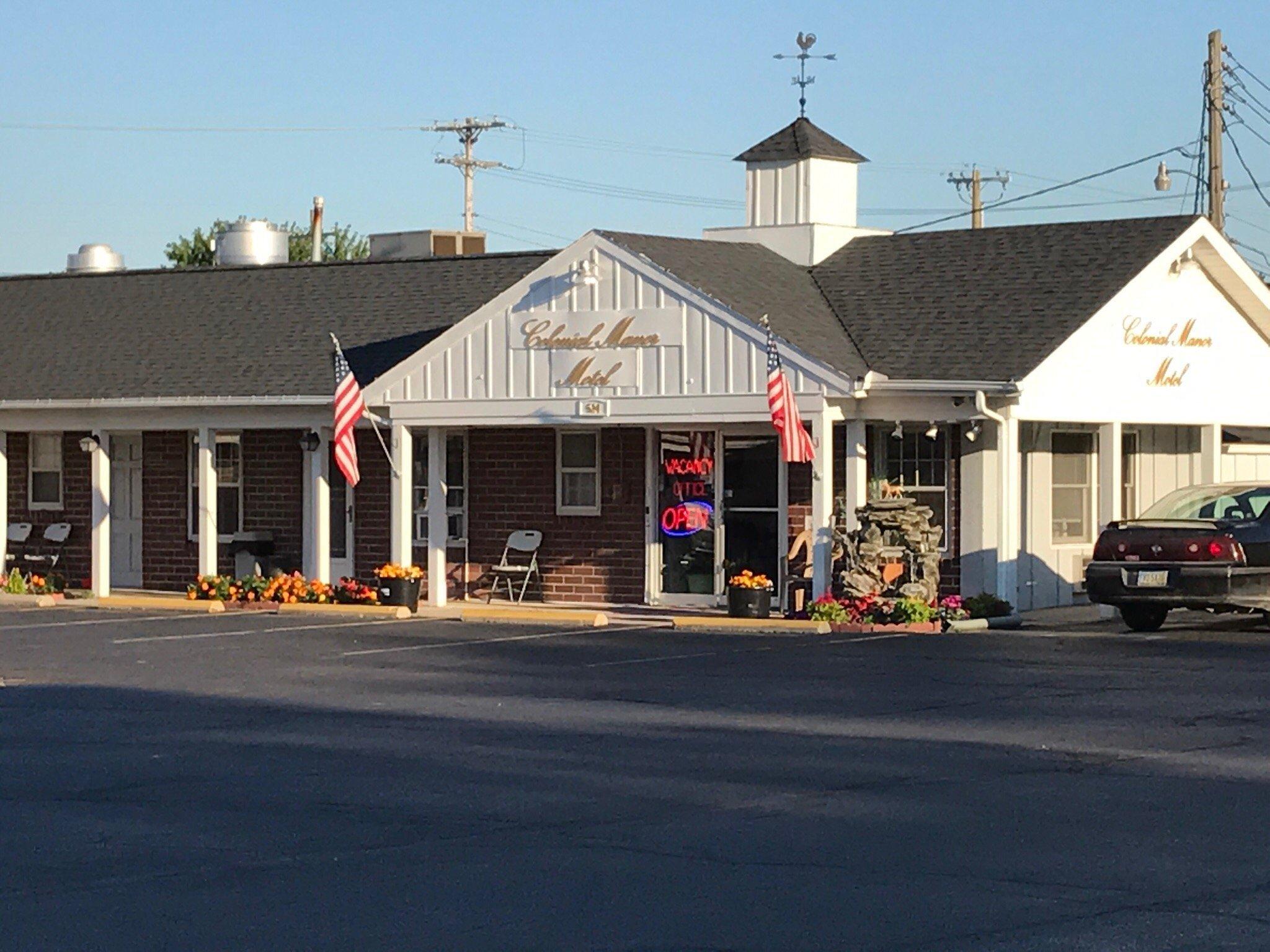 Colonial Manor Motel