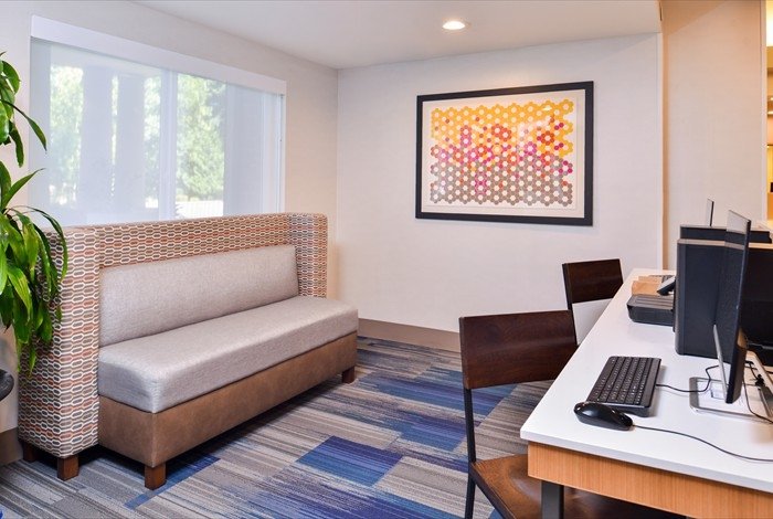 Holiday Inn Express & Suites Lacey - Olympia, an IHG Hotel