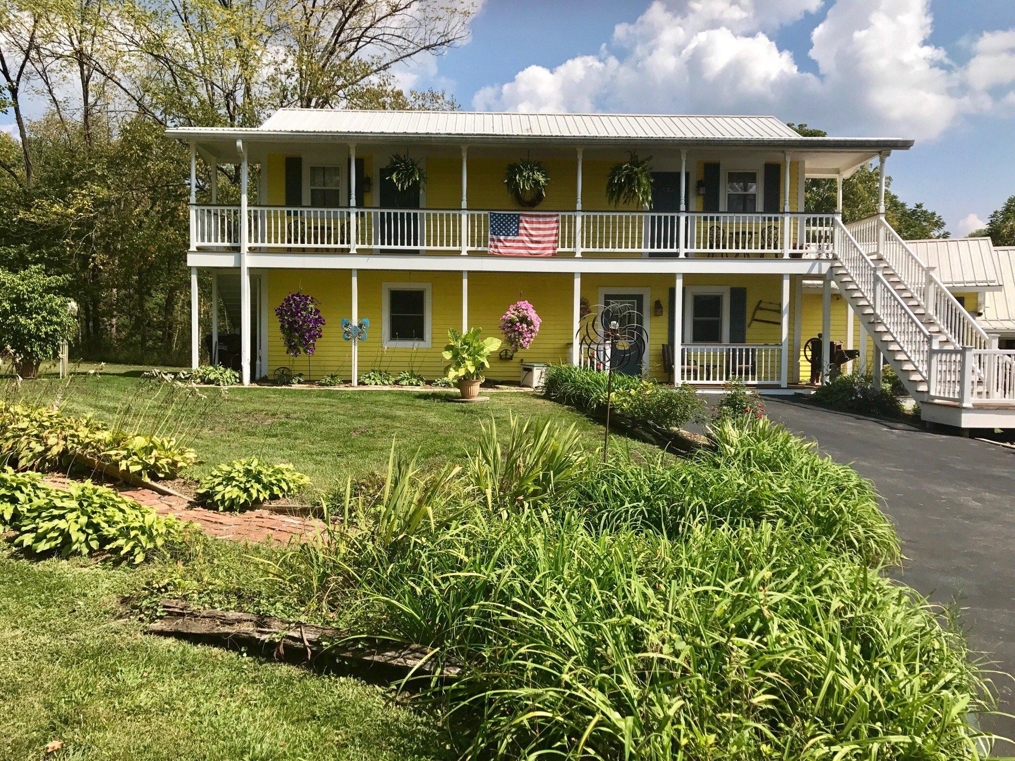 1875 Homestead Bed & Breakfast