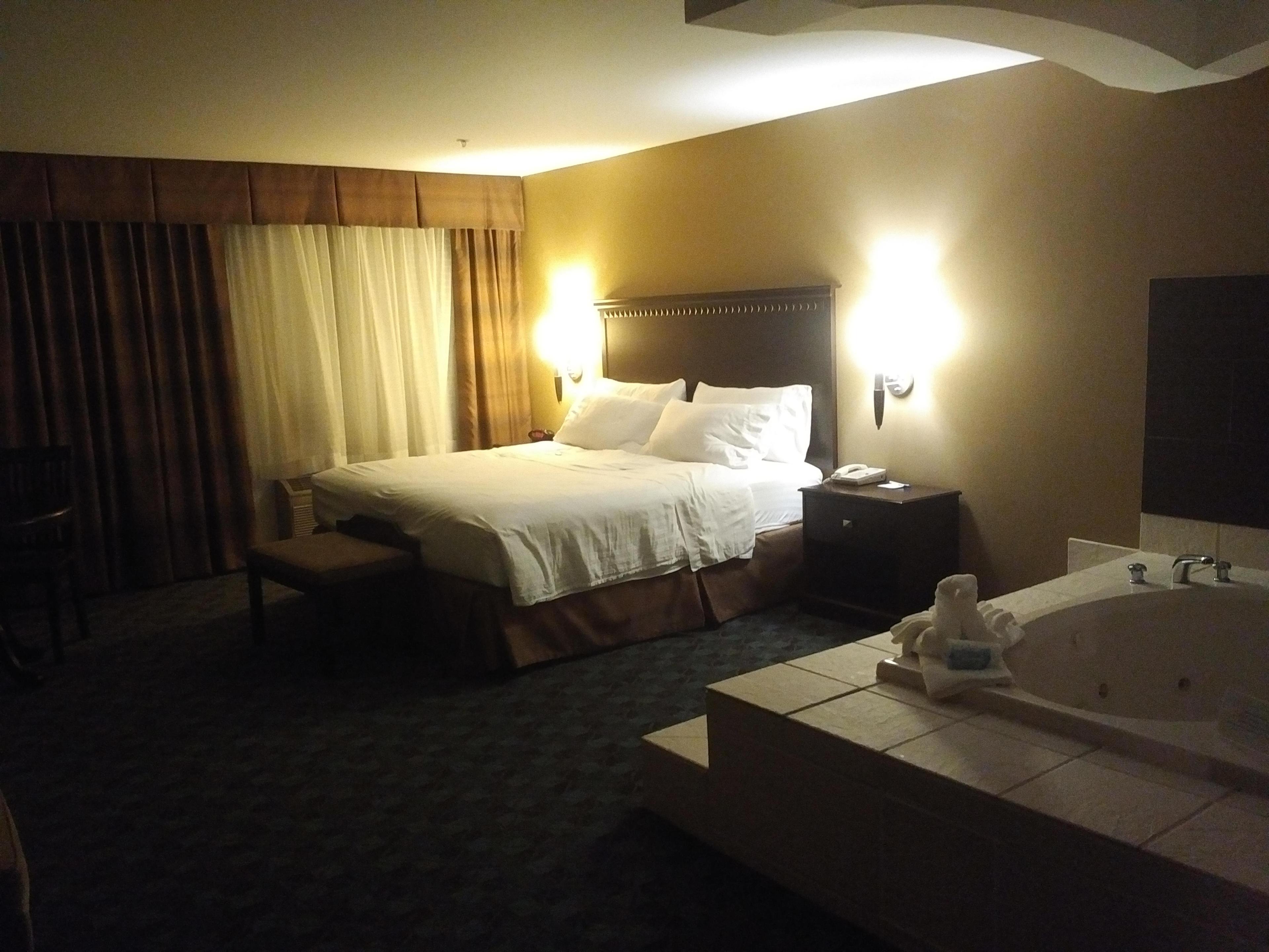 Holiday Inn Express & Suites Canton, an IHG Hotel