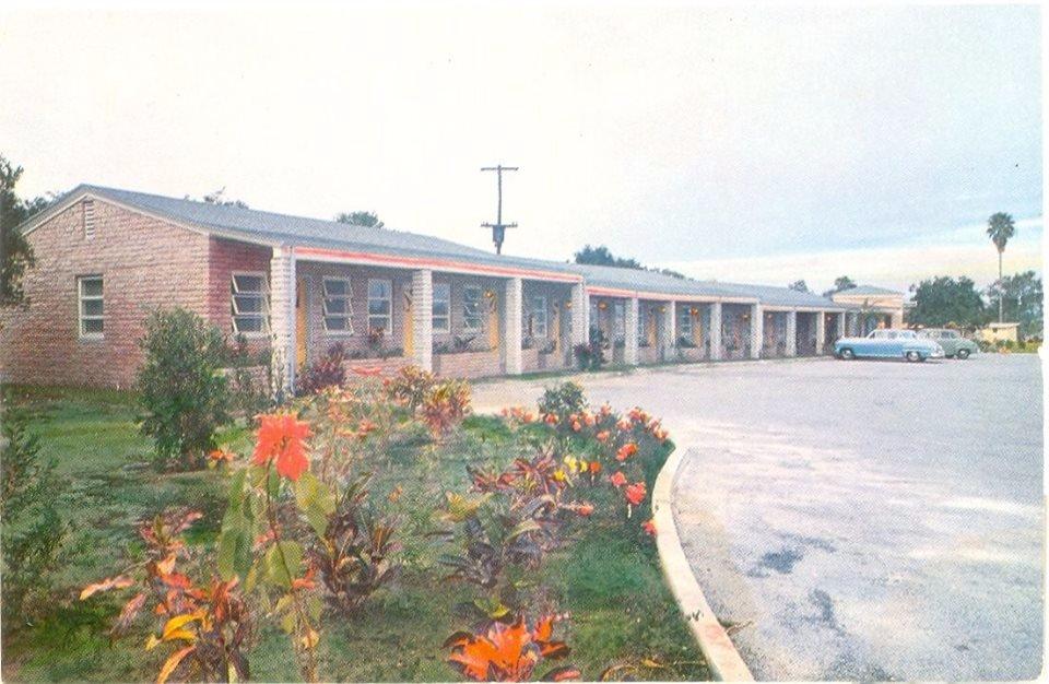 Grove Motel