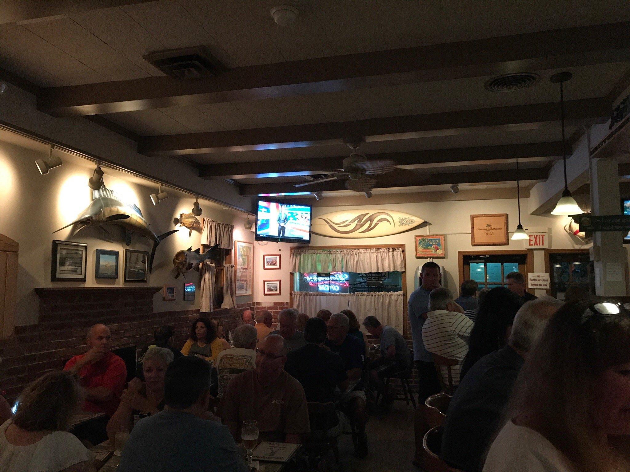 Mulligans Shore Bar & Grill