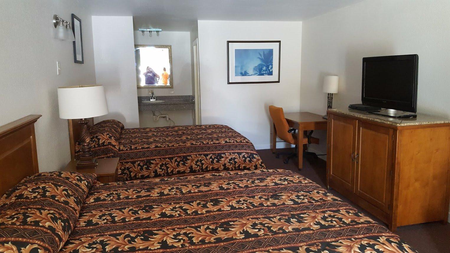 Country Regency Inn & Suites