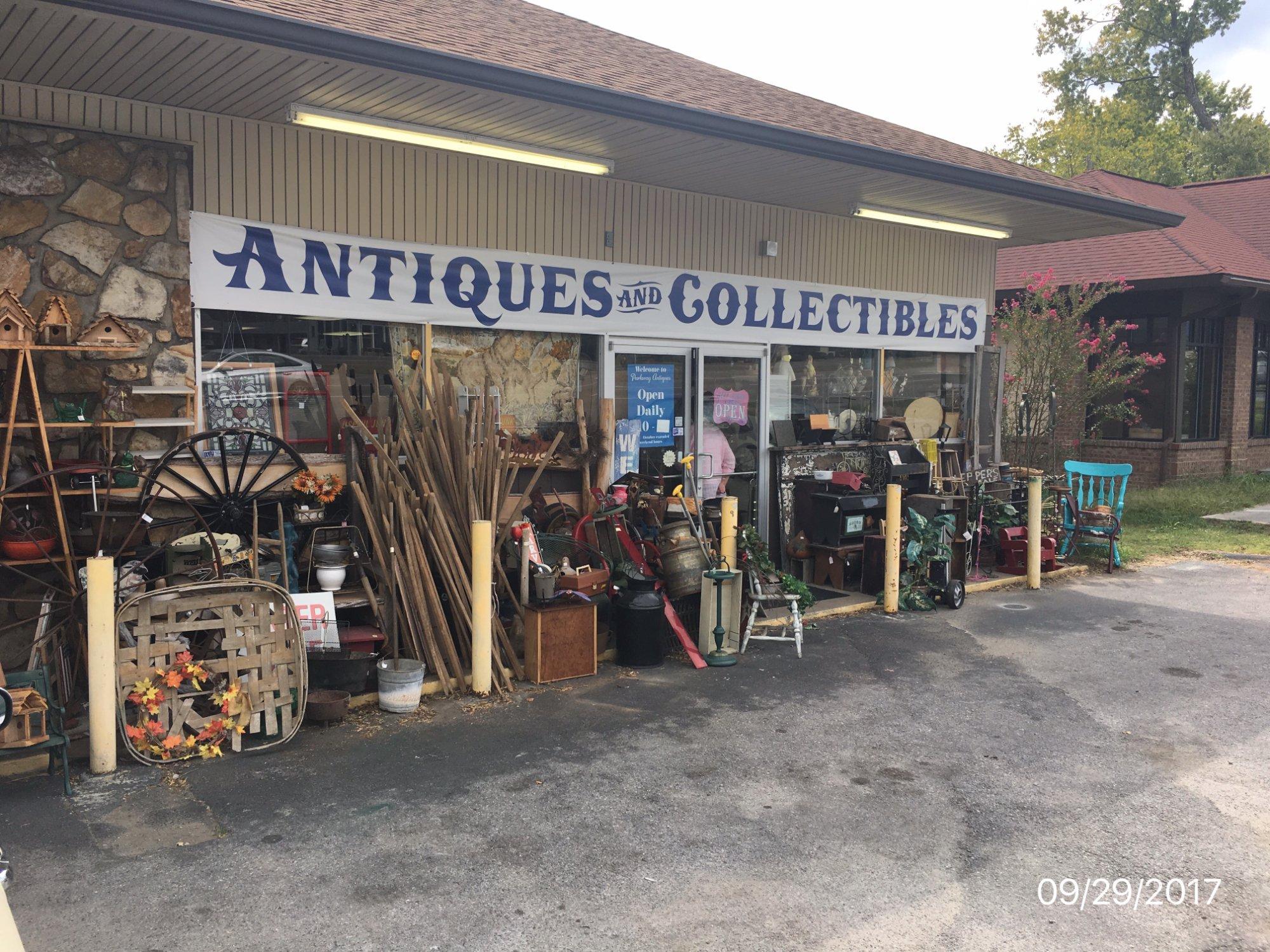 Parkway Antiques & Collectibles