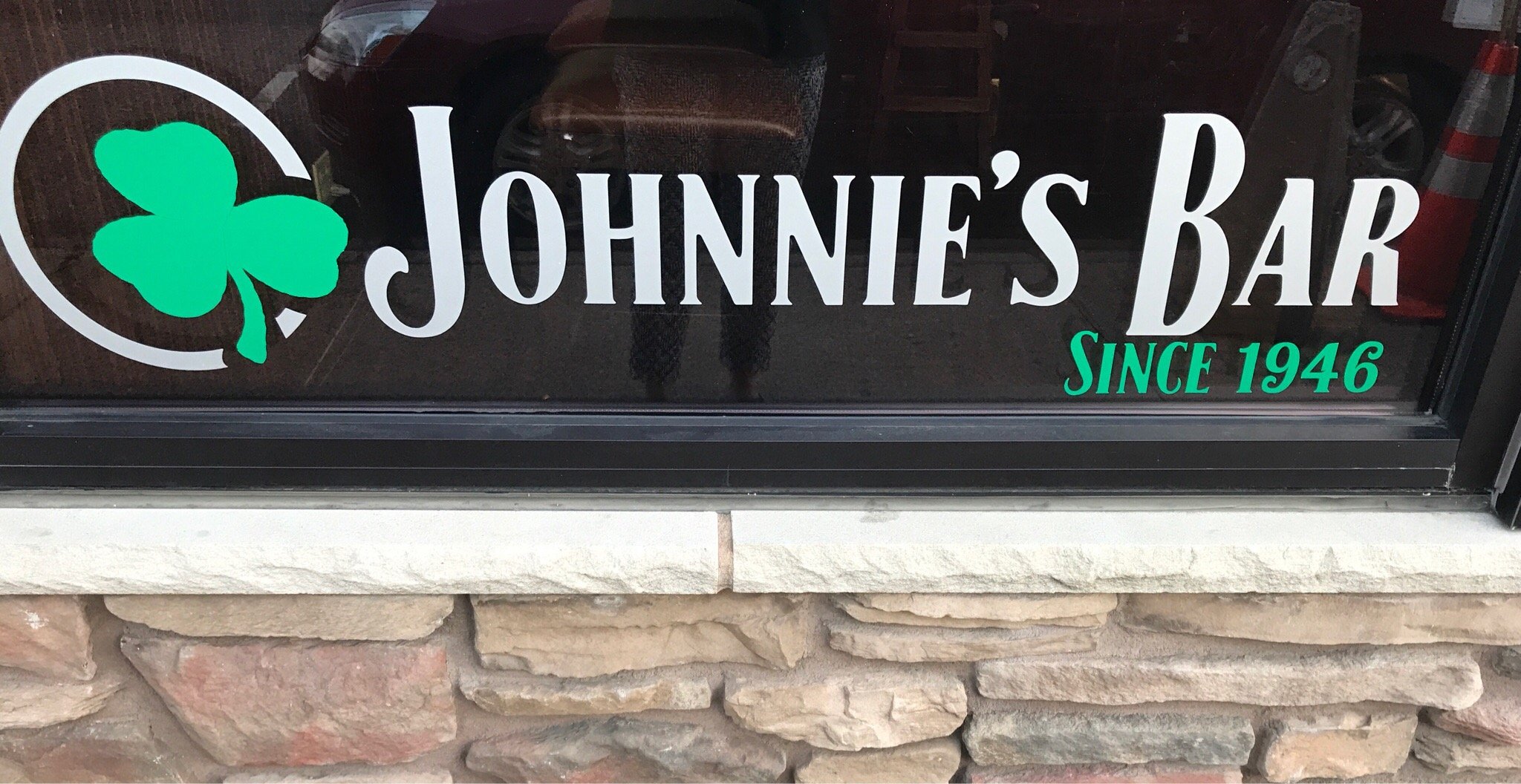 Johnnie's Bar