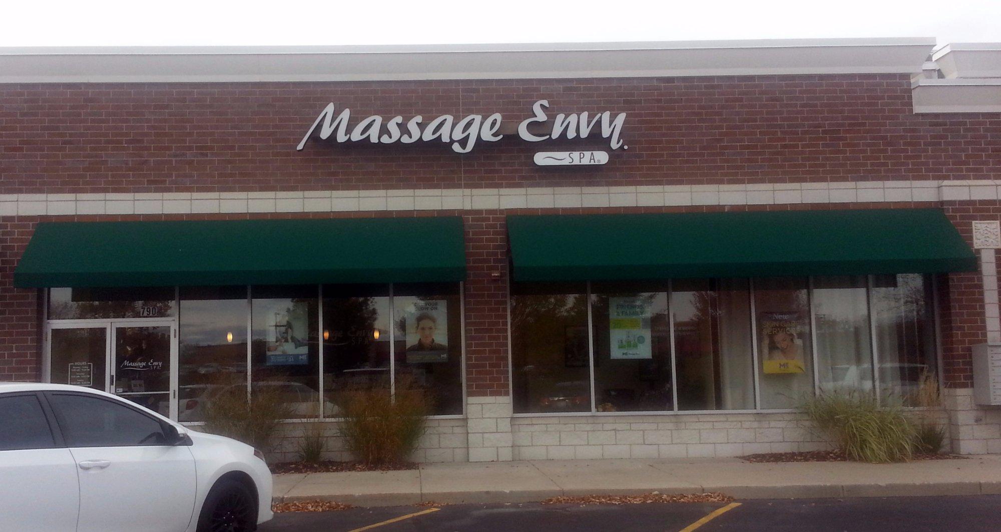 Massage Envy - Algonquin