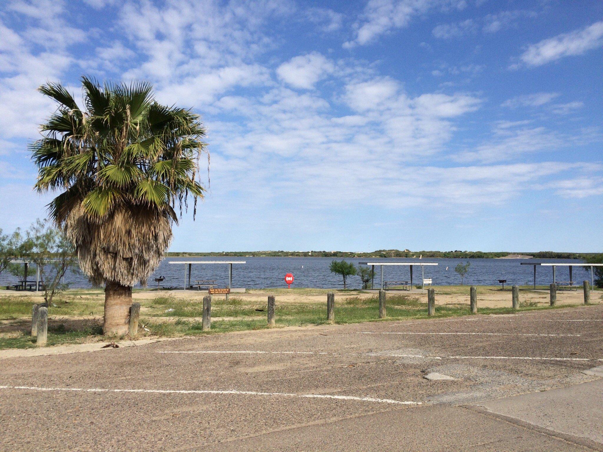 Lake Casa Blanca International State Park