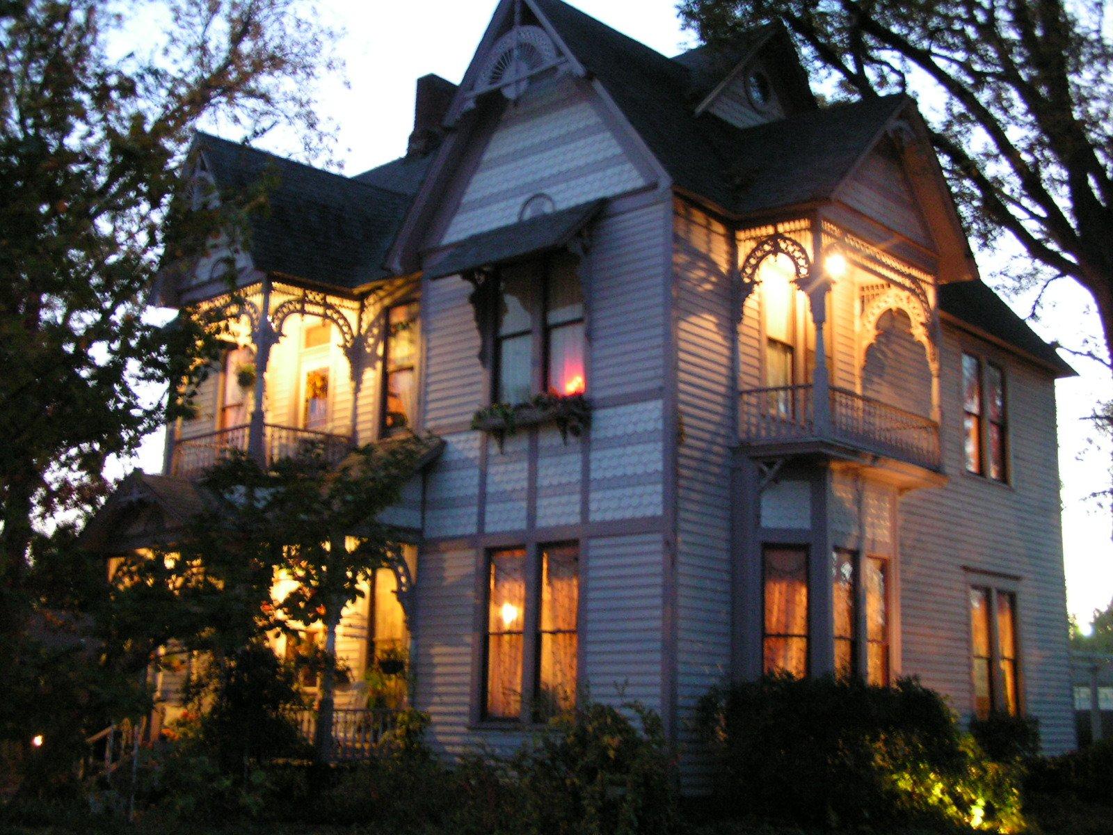 The Carleton House Bed & Breakfast