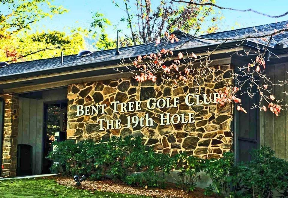 The Tavern at the 19th Hole