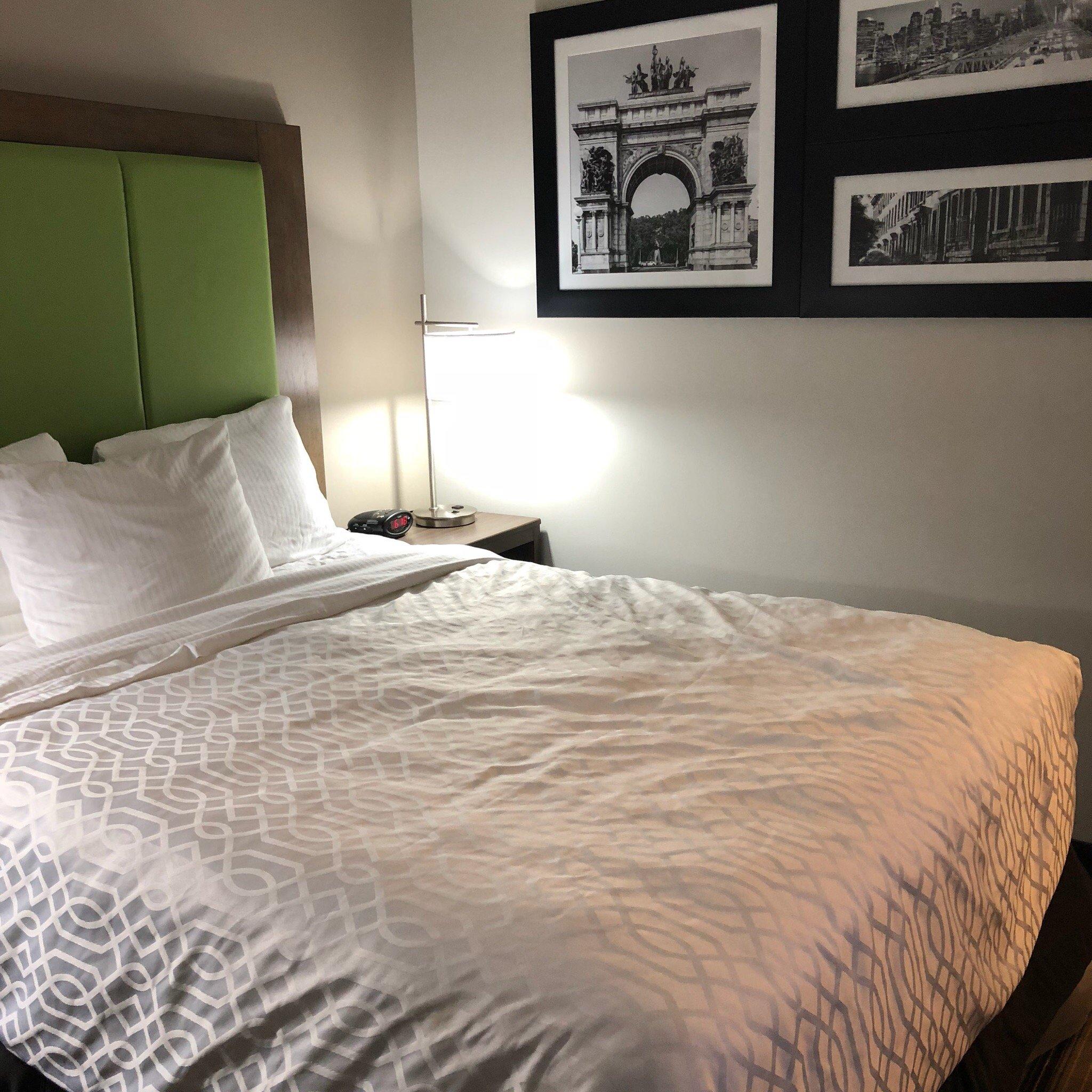 La Quinta Inn & Suites By Wyndham Brooklyn Central