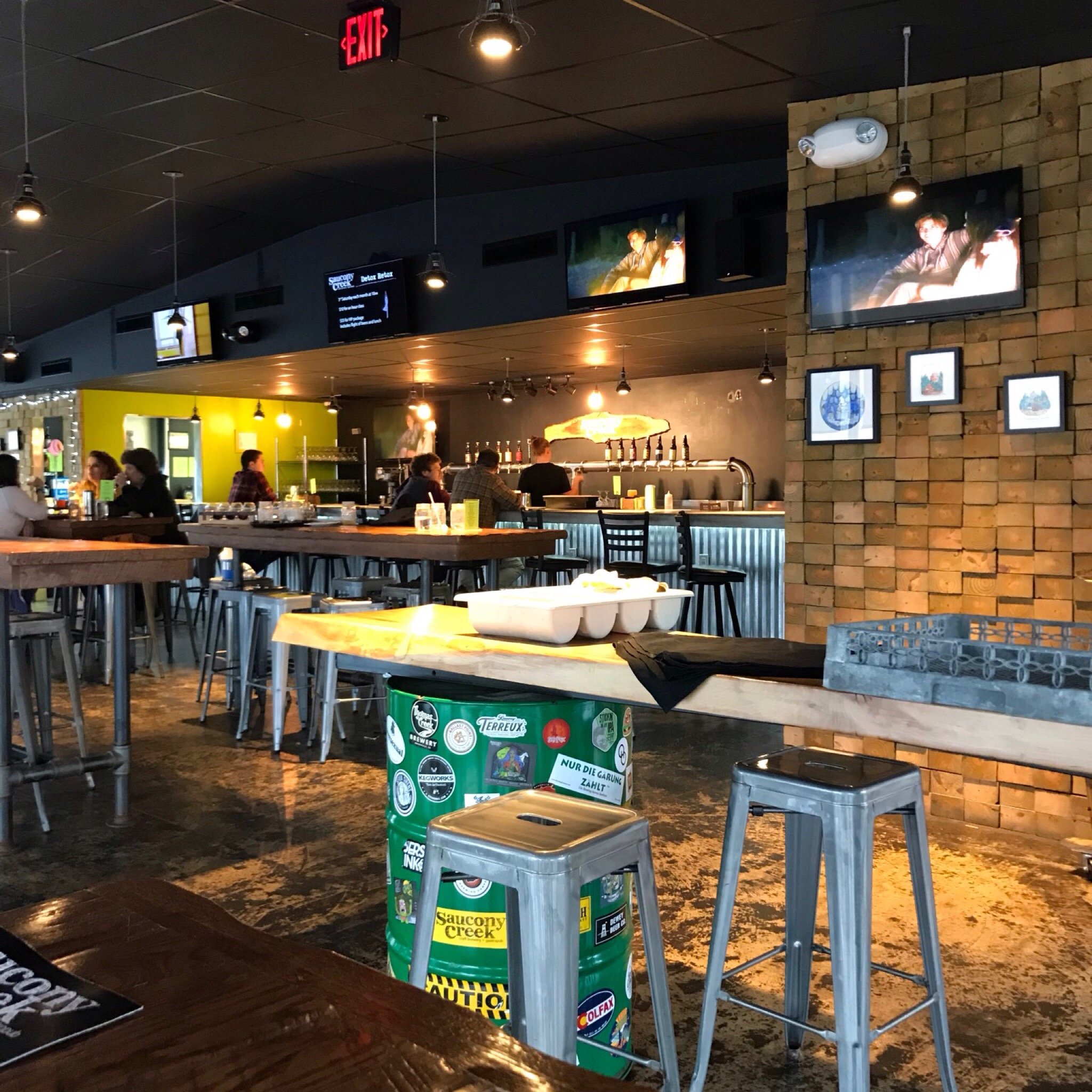 Saucony Creek Craft Brewery + Gastropub