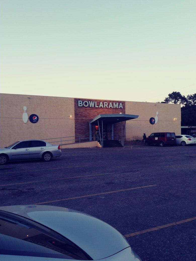 Bowlarama Lanes