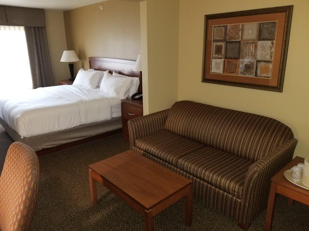 Holiday Inn Express & Suites Lewisburg, an IHG Hotel