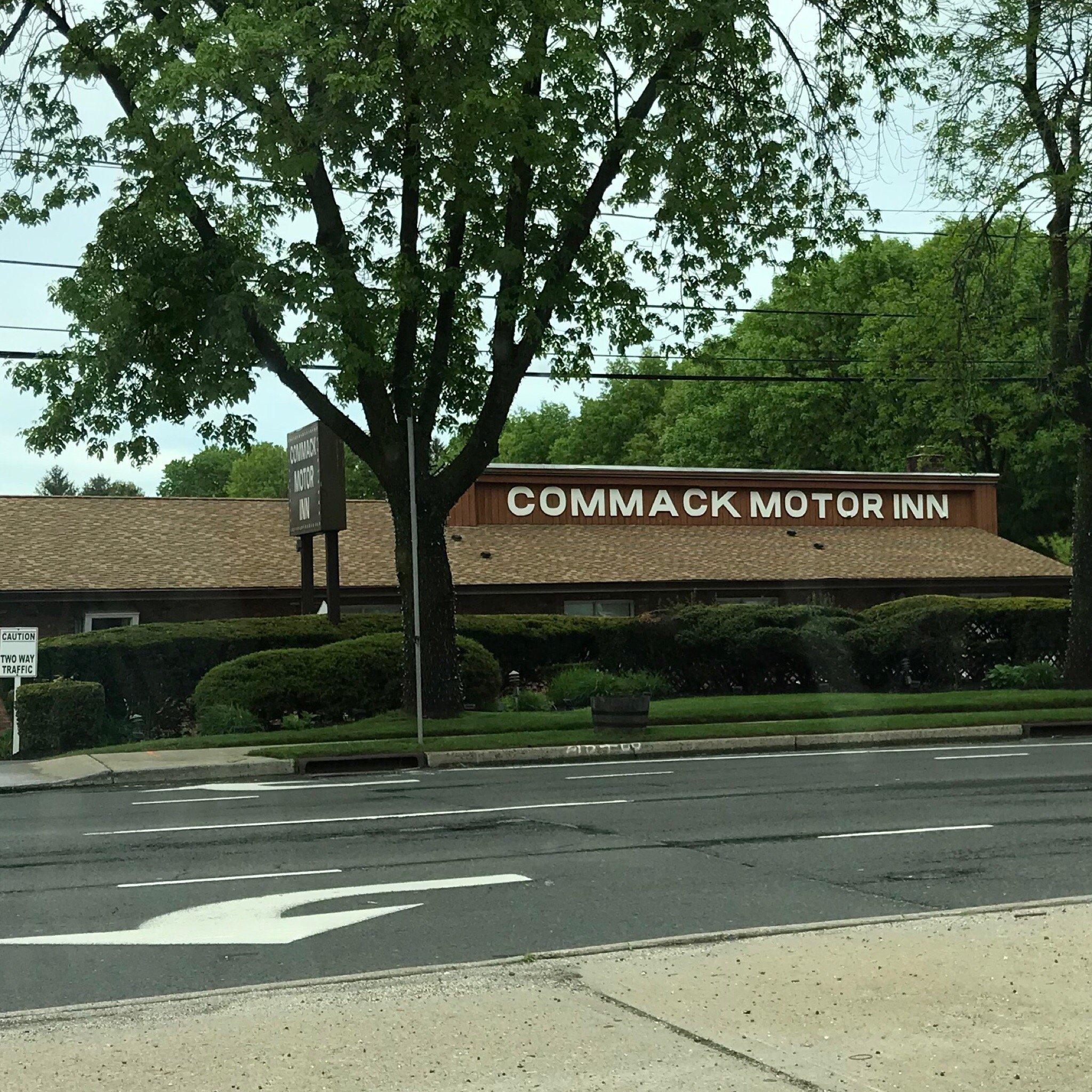 Commack Motor Inn