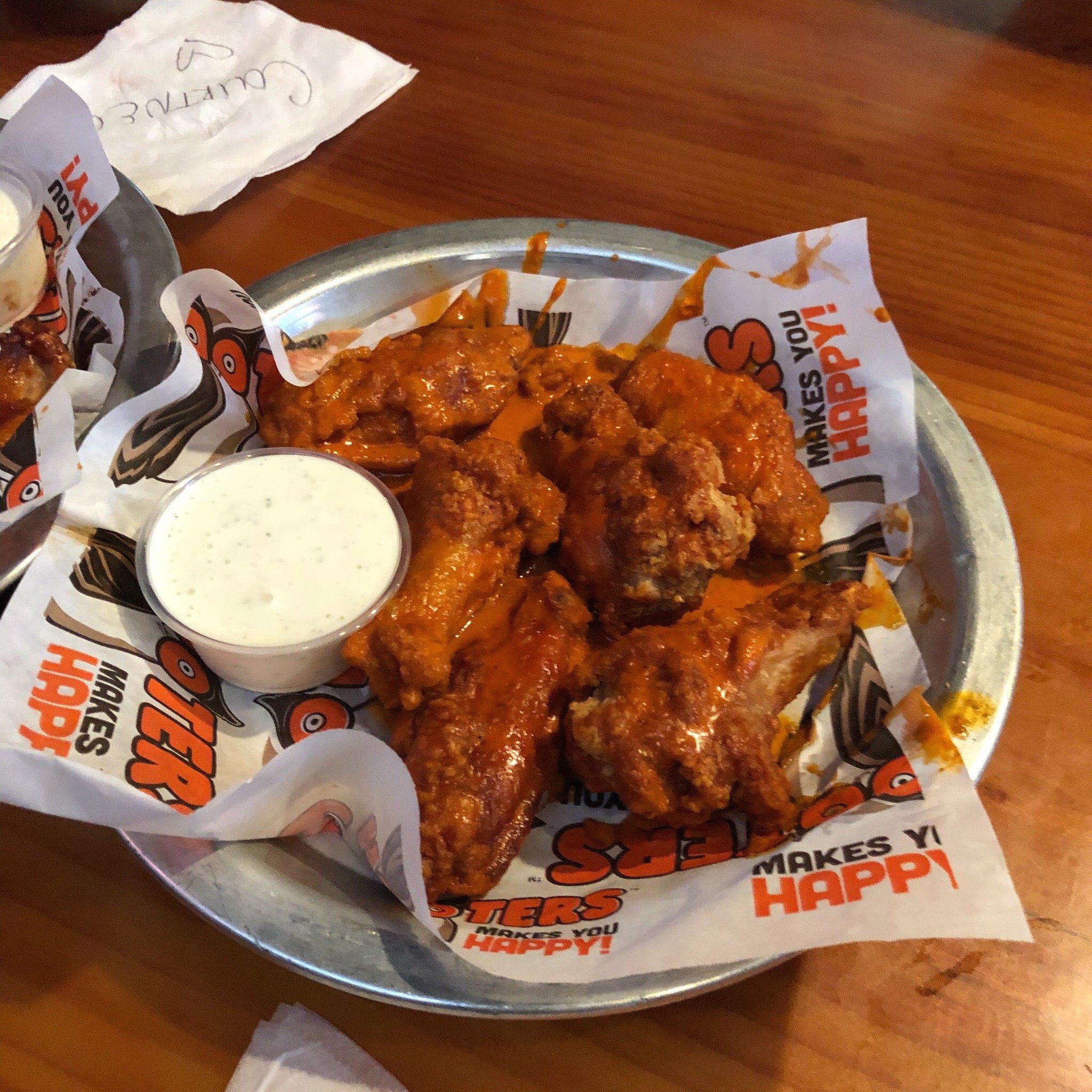 Hooters