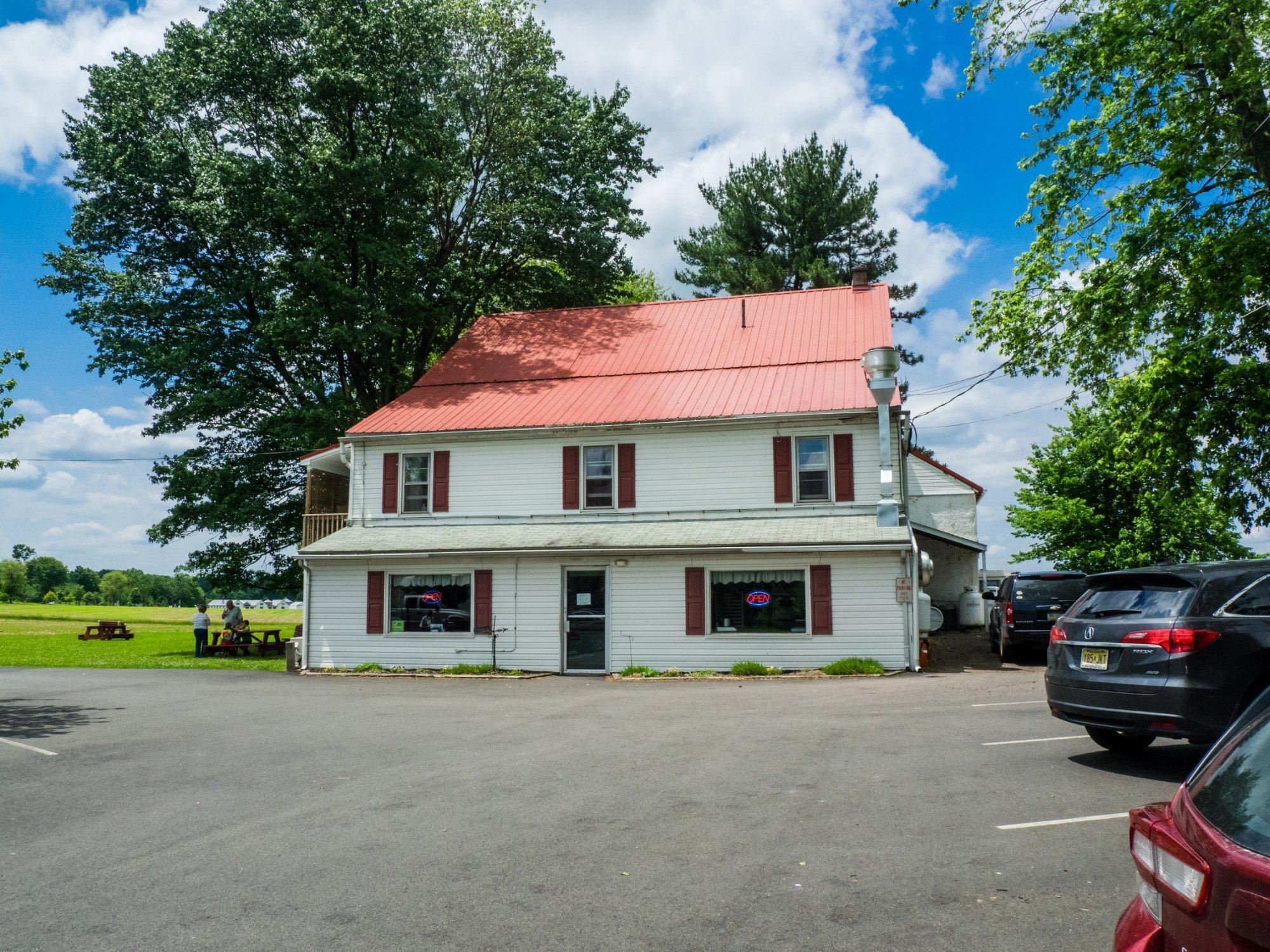 Coventry Parlor at Laurel Locks