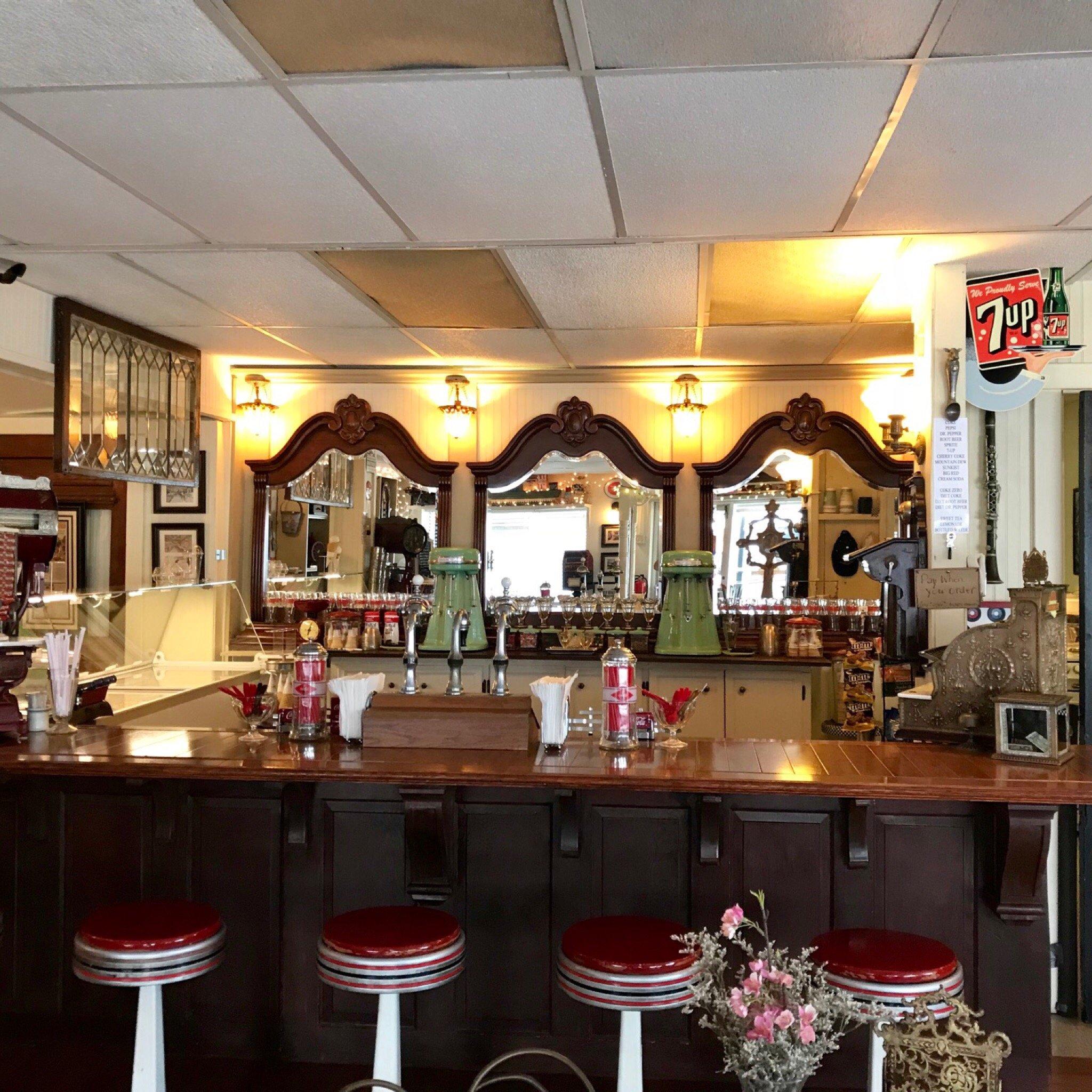 Mike's Old Fashioned Soda Fountain