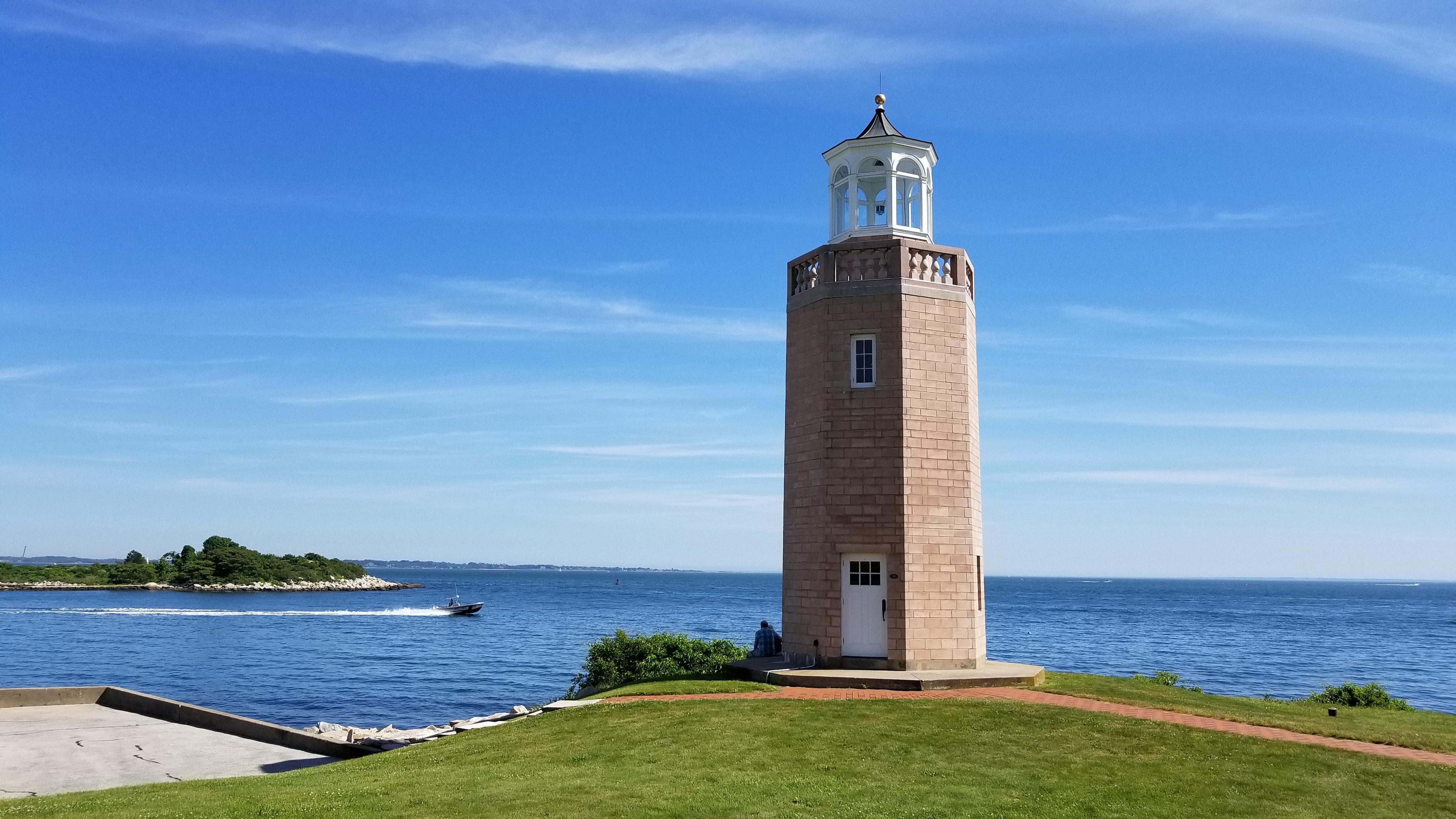 Avery Point Light