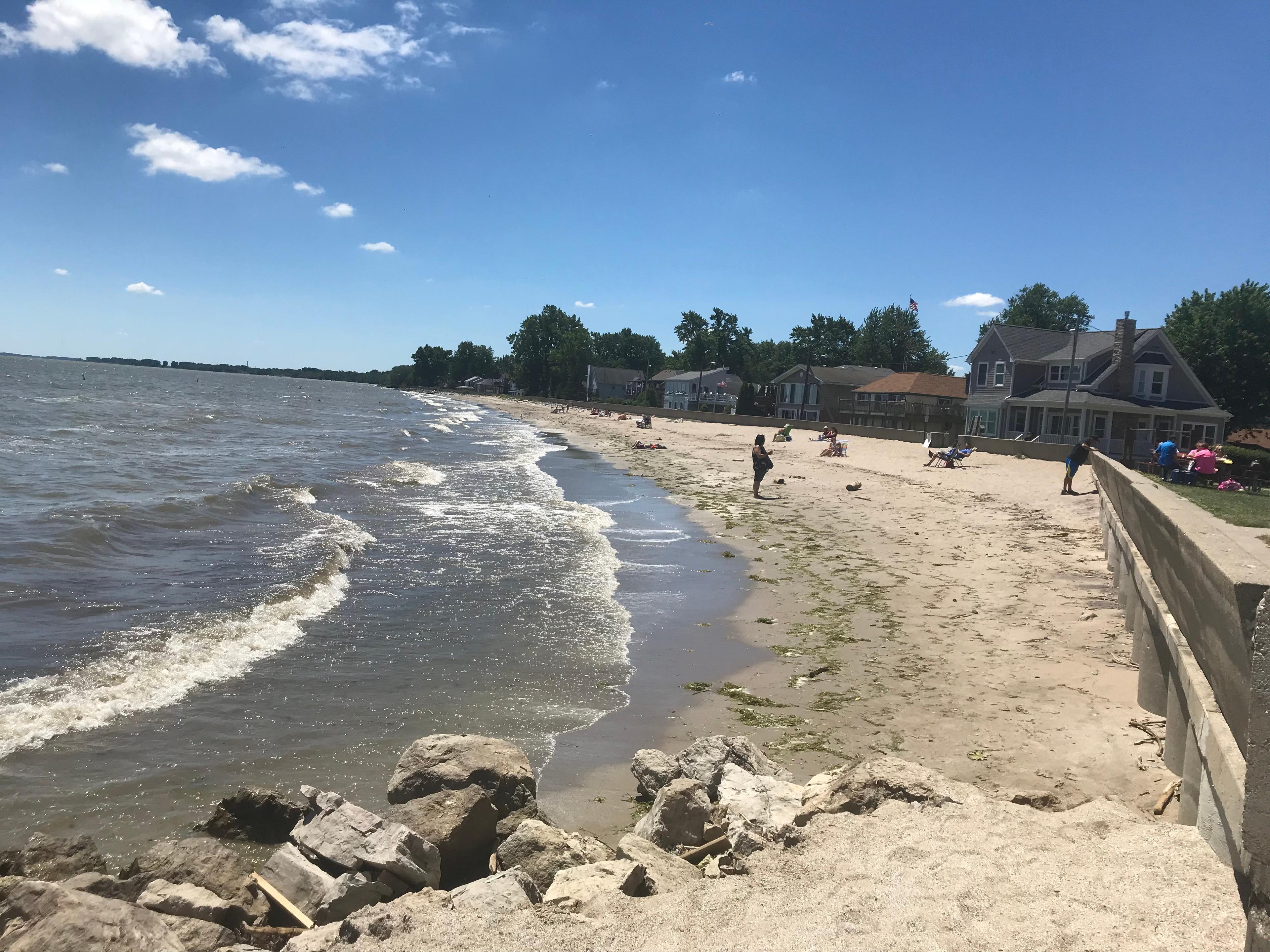 Luna Pier Beach Cafe